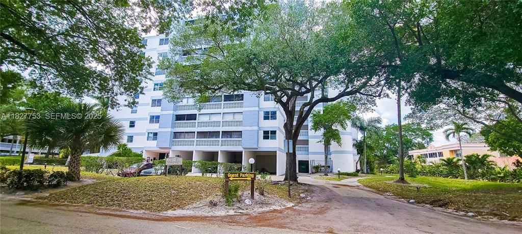 Foto de propiedad en 3301 Spanish Moss Terrace 219, Lauderhill, FL 33319 Lauderhill con MLS# 