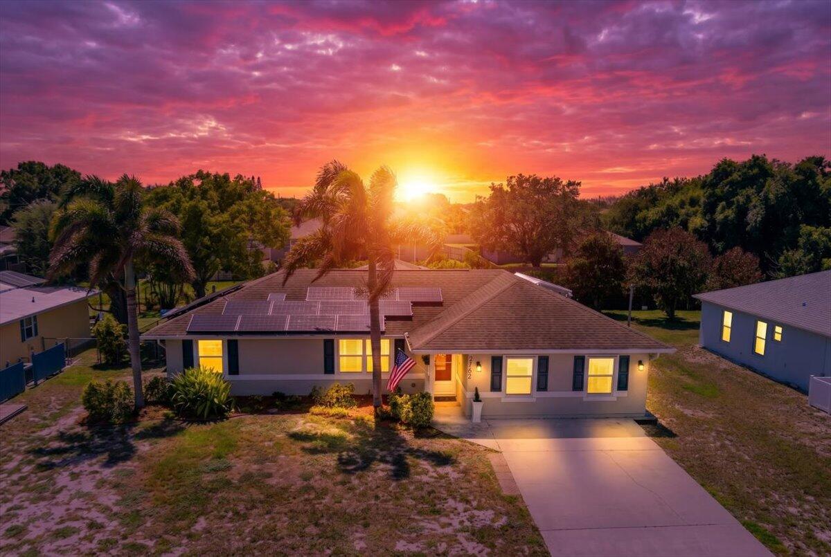 Foto de propiedad en 3762 SW Lachine Street, Port St. Lucie, FL 34953 Port St. Lucie con MLS# 