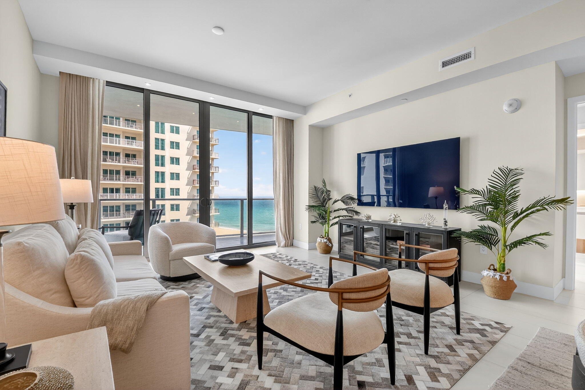 Foto de propiedad en 3100 N Ocean Drive 1210 H, Singer Island, FL 33404 Singer Island con MLS# 