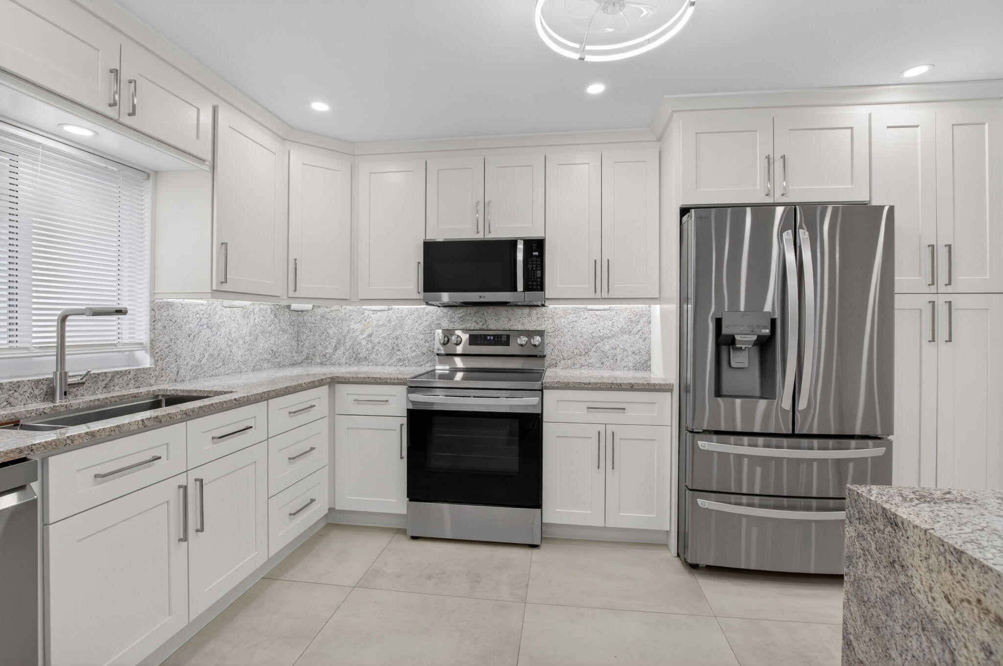Foto de propiedad en 6049 Vía Diana, Delray Beach, FL 33484 Delray Beach con MLS# 