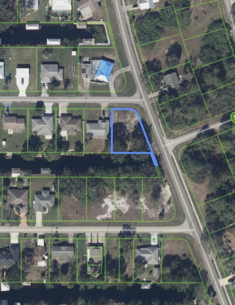 Foto de propiedad en 100 Honeycomb Avenue, Lake Placid, FL 33852 Lake Placid con MLS# 