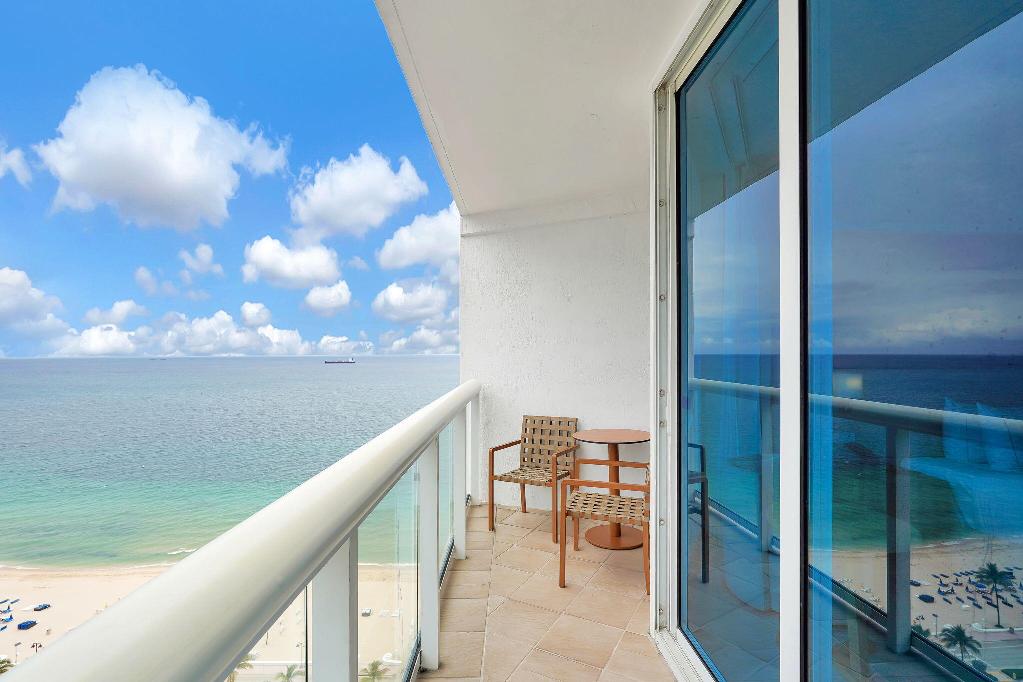 Foto de propiedad en 505 N Fort Lauderdale Beach Boulevard 2214, Fort Lauderdale, FL 33304 Fort Lauderdale con MLS# 