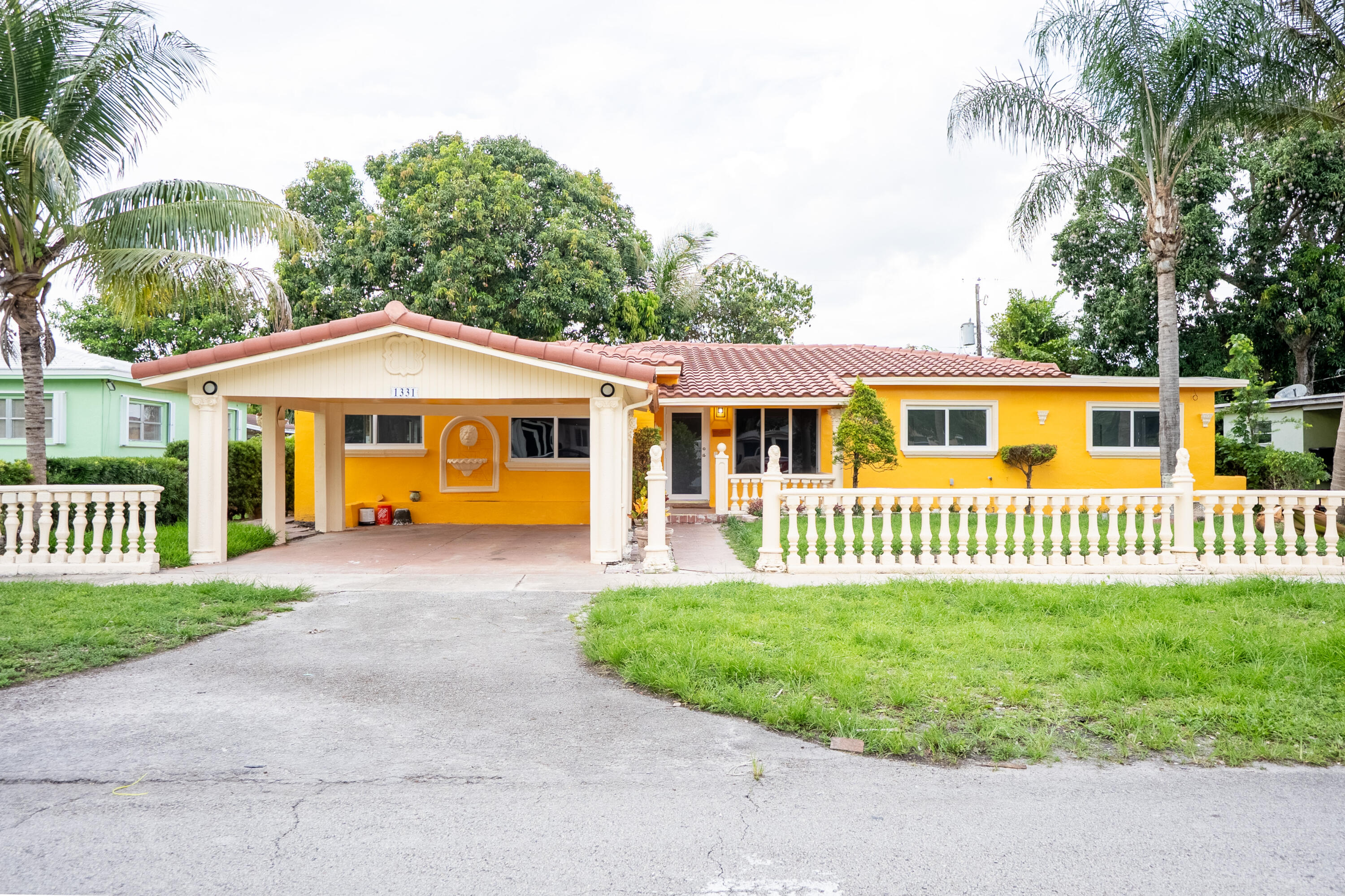 Foto de propiedad en 1331 NW 87th Street, Miami, FL 33147 Miami con MLS# 