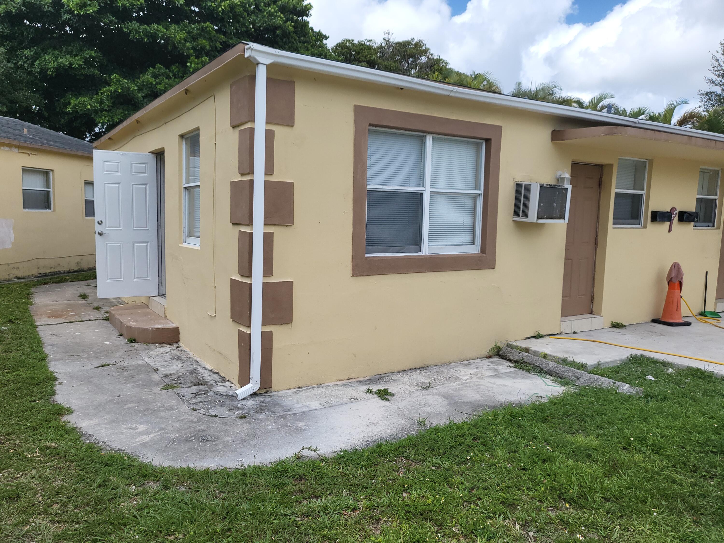 Foto de propiedad en 224 N 57th Avenue 1-3, Hollywood, FL 33021 Hollywood con MLS# 