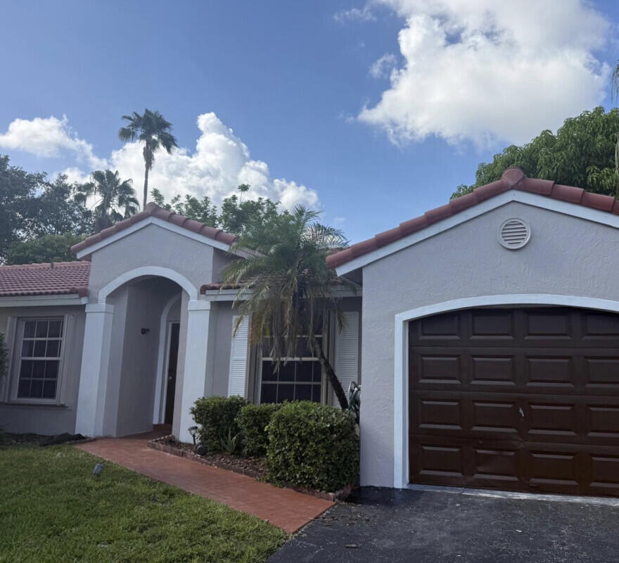 Foto de propiedad en 1306 NW 125th Terrace, Fort Lauderdale, FL 33323 Fort Lauderdale con MLS# 