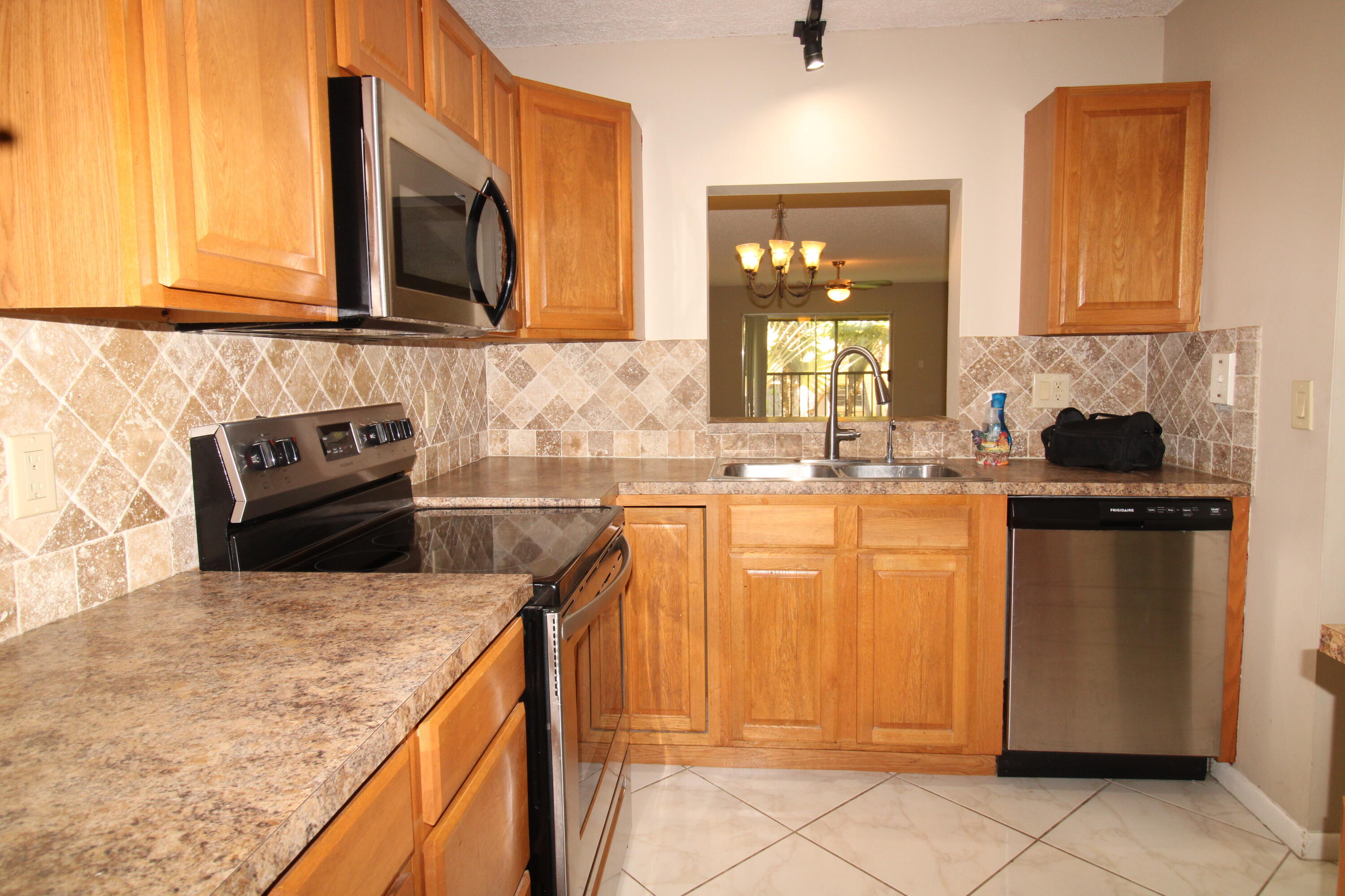 Alquilada 2955 SW 22nd Avenue 2080, Delray Beach, FL 33445, Delray Beach, FL 33445