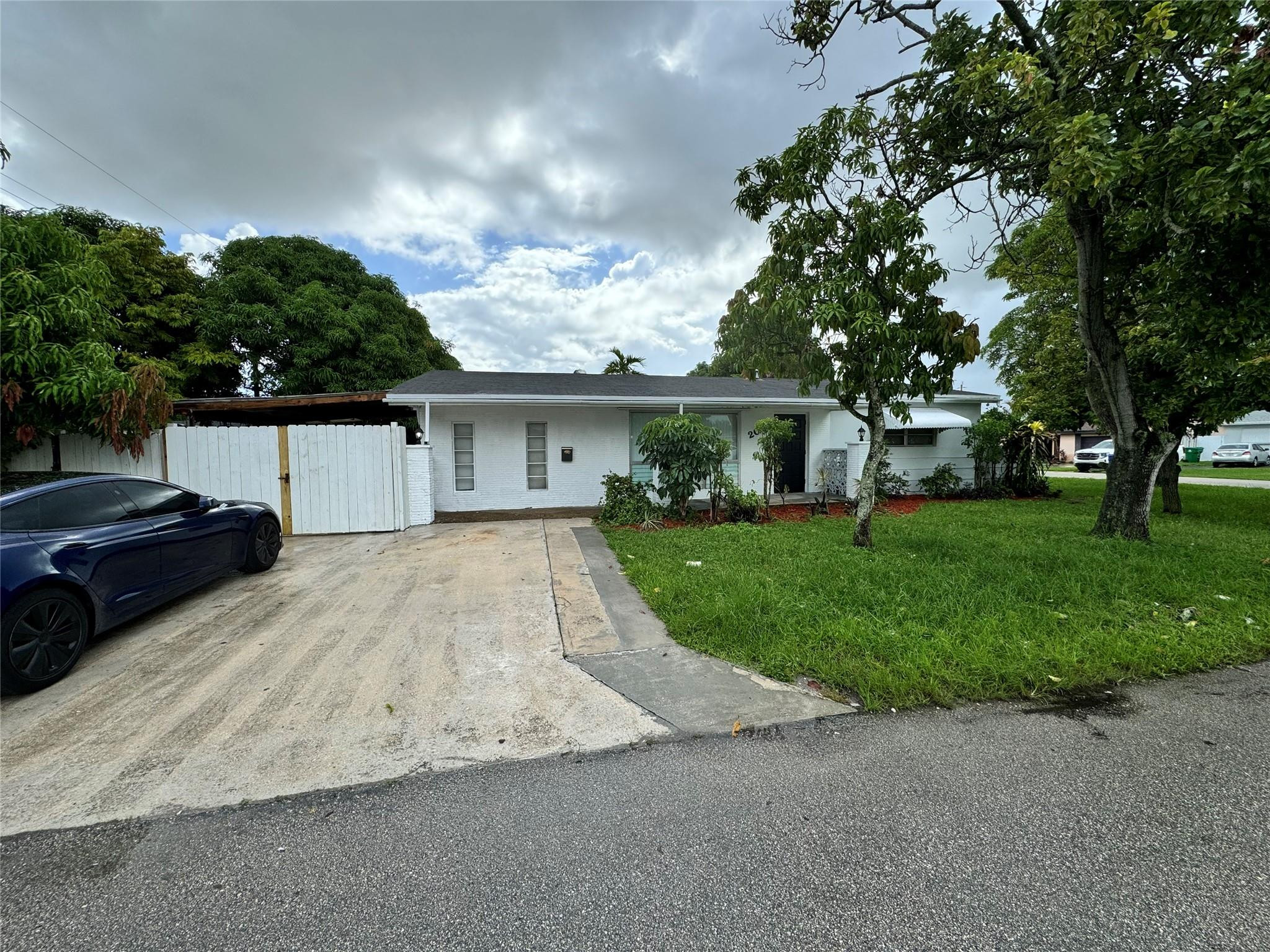 Foto de propiedad en 2091 Oleander Drive, Miramar, FL 33023 Miramar con MLS# 