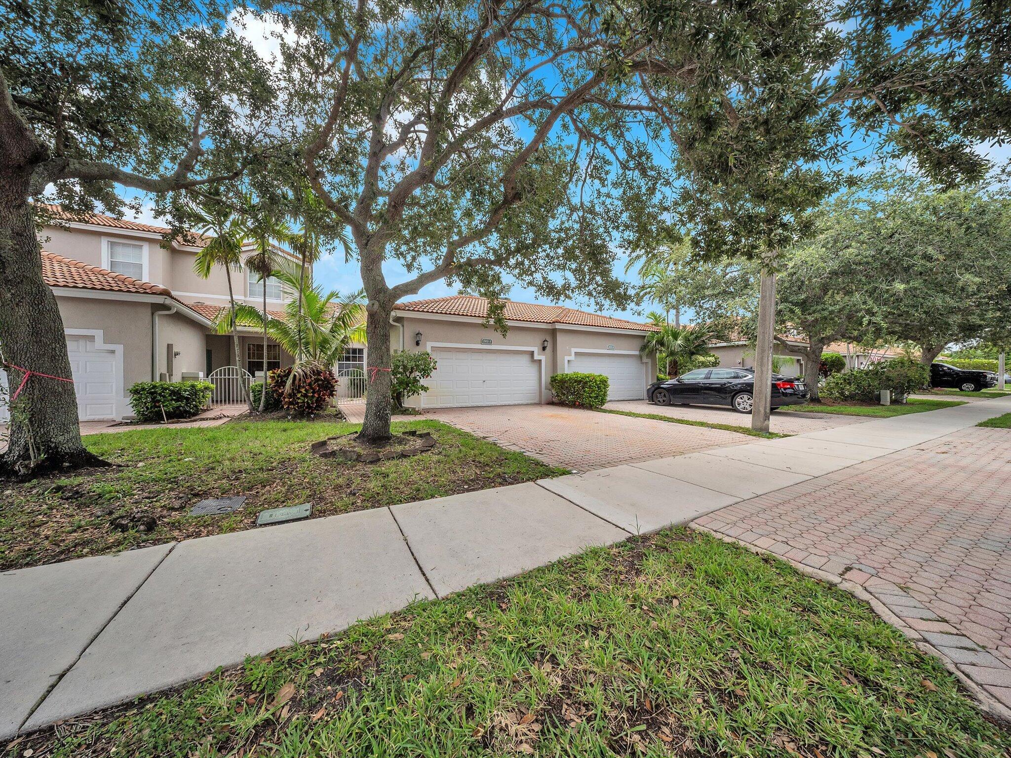 Foto de propiedad en 2851 E Aragon Boulevard 5, Sunrise, FL 33313 Sunrise con MLS# 