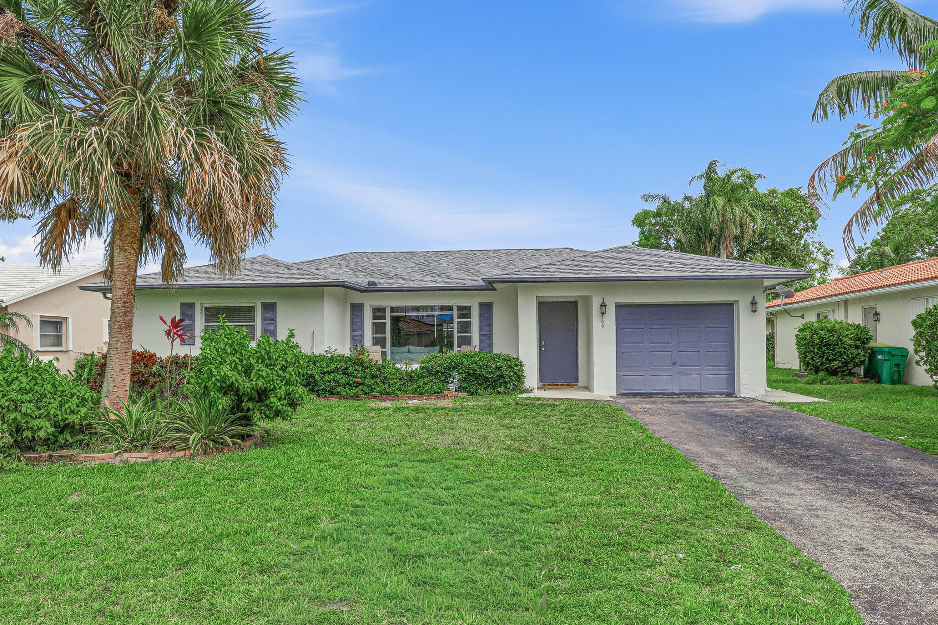Foto de propiedad en 8106 NW 101st Avenue, Tamarac, FL 33321 Tamarac con MLS# 