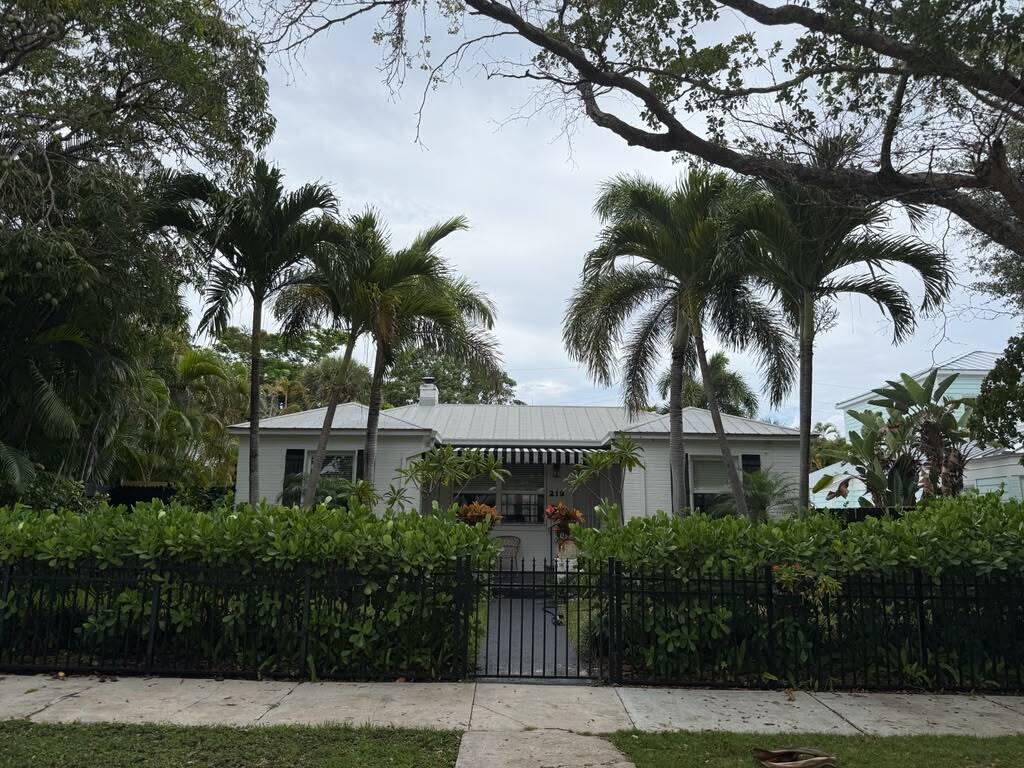 Vendido 219 31st Street, West Palm Beach, FL 33407, West Palm Beach, FL 33407