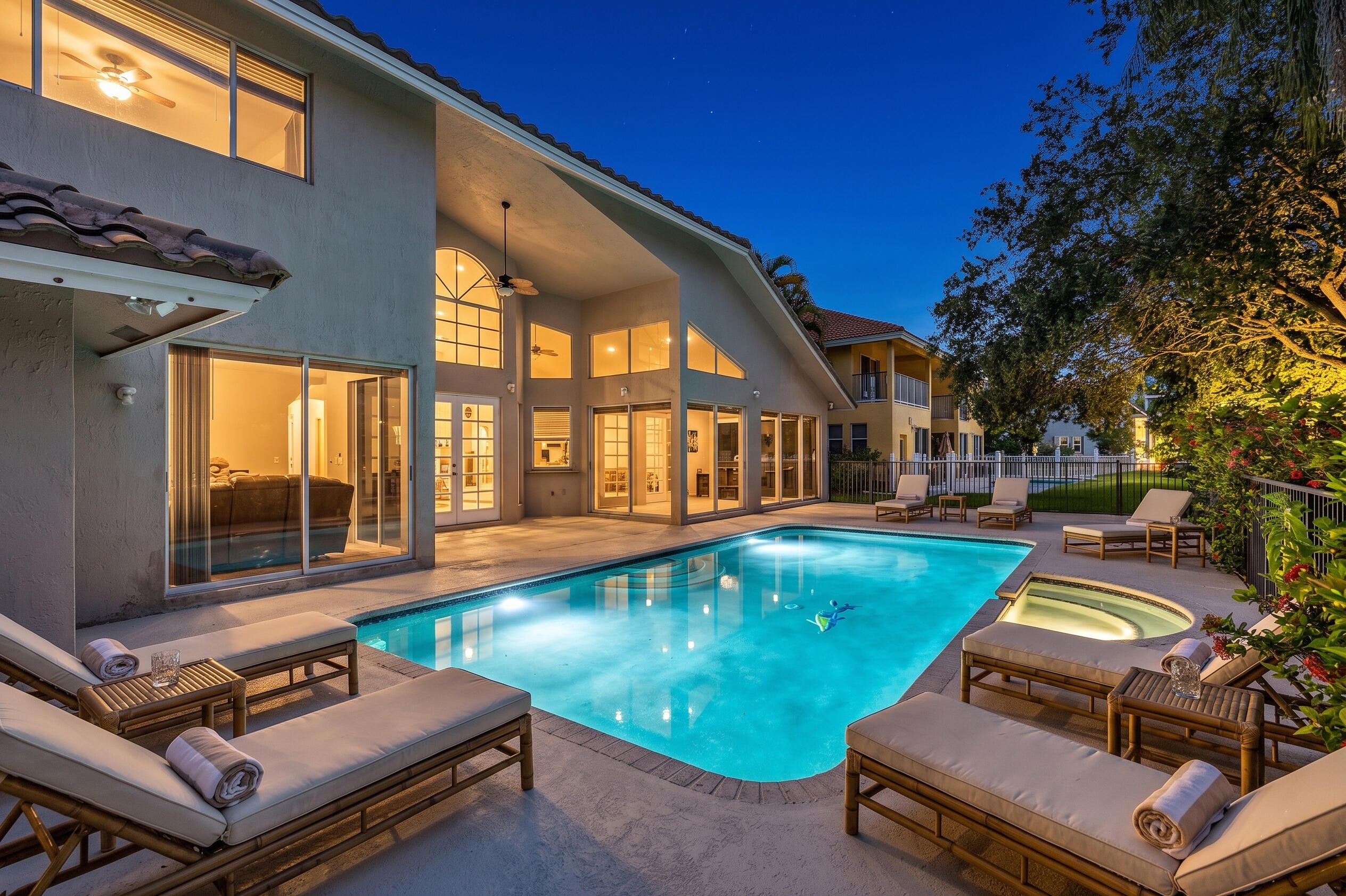 Foto de propiedad en 4300 NW 63rd Avenue, Coral Springs, FL 33067 Coral Springs con MLS# 