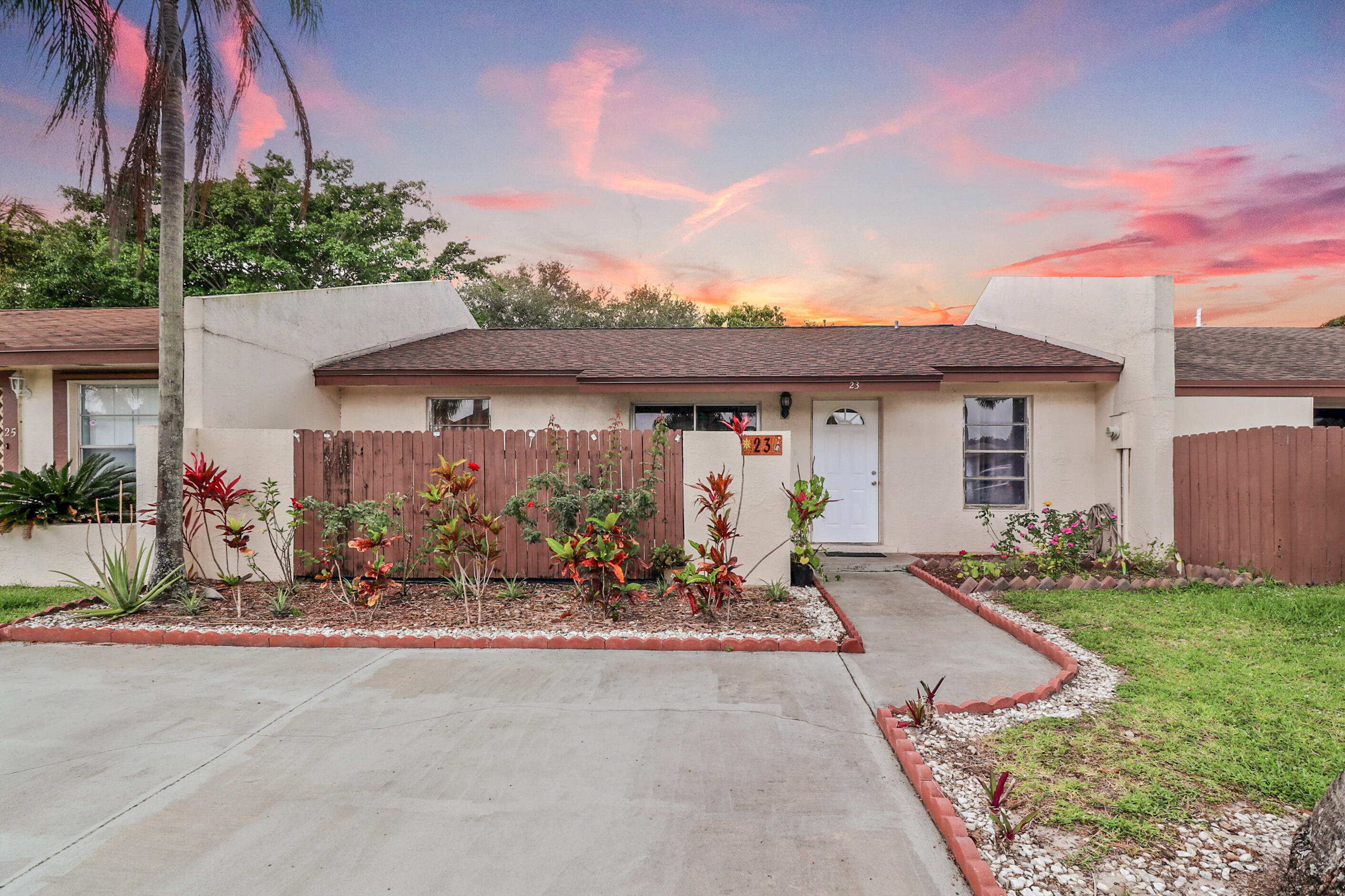 Foto de propiedad en 23 Chelsea Lane, Boynton Beach, FL 33426 Boynton Beach con MLS# 