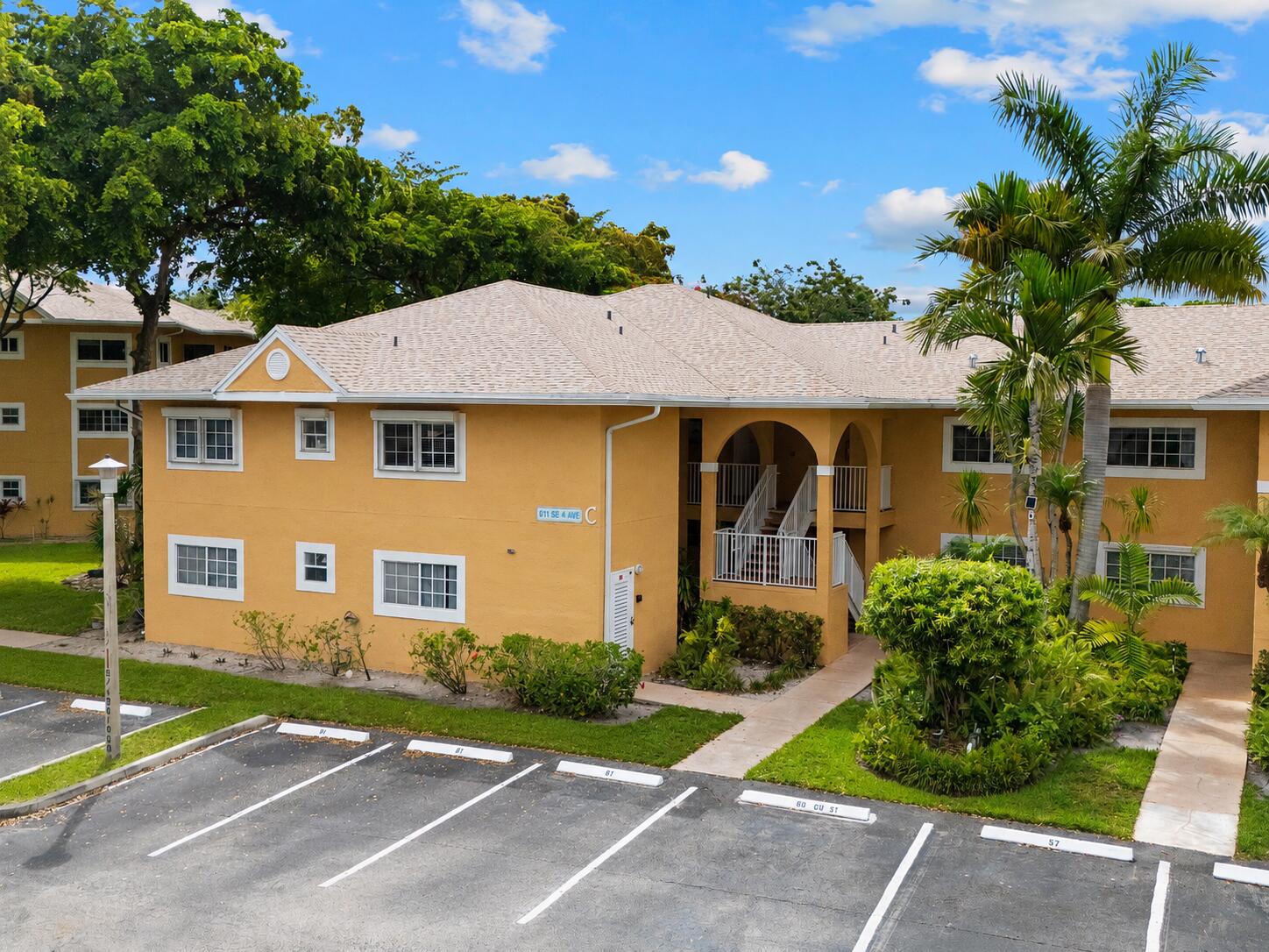 Foto de propiedad en 811 SE 4th Avenue C103, Dania Beach, FL 33004 Dania Beach con MLS# 