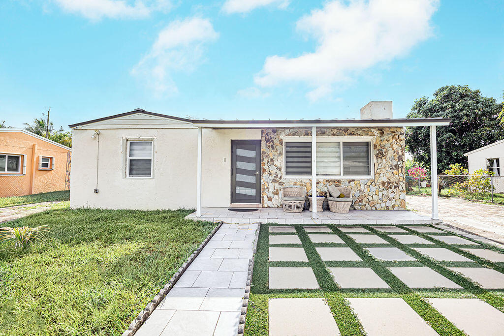 Foto de propiedad en 2333 Wabasso Drive, West Palm Beach, FL 33409 West Palm Beach con MLS# 
