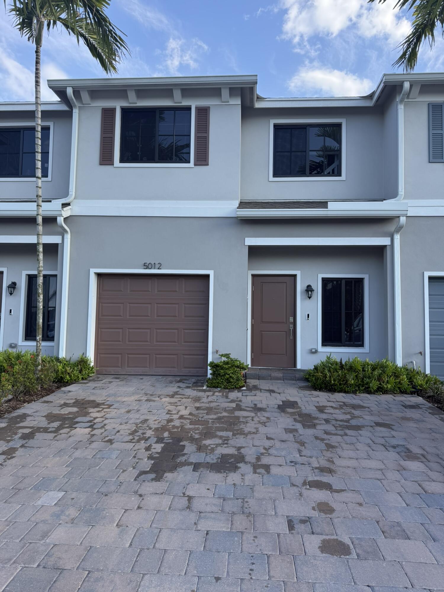 Foto de propiedad en 5012 Elderberry Street, Haverhill, FL 33415 Haverhill con MLS# 