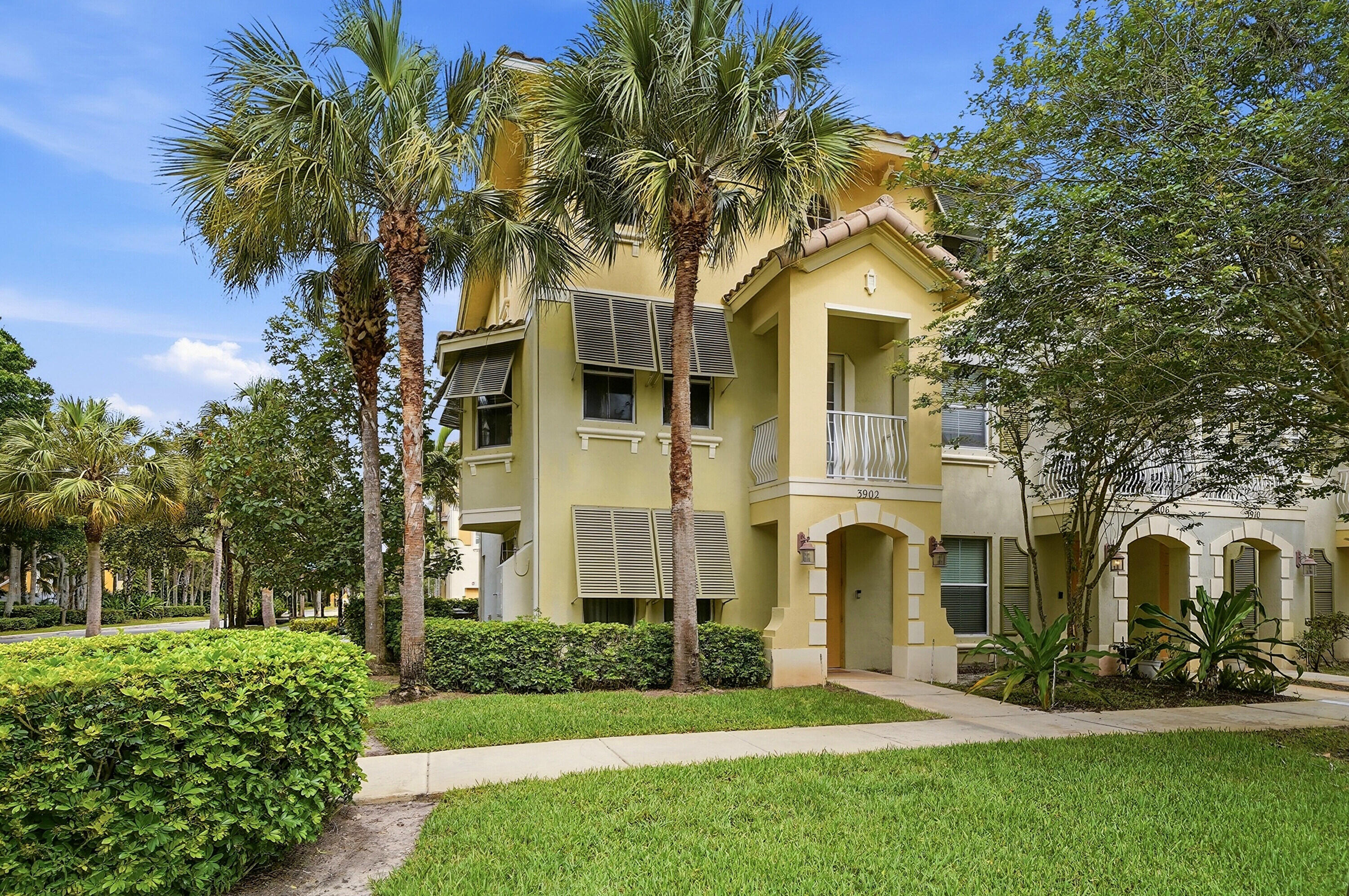 Foto de propiedad en 3902 White Peacock Lane, Coconut Creek, FL 33073 Coconut Creek con MLS# 