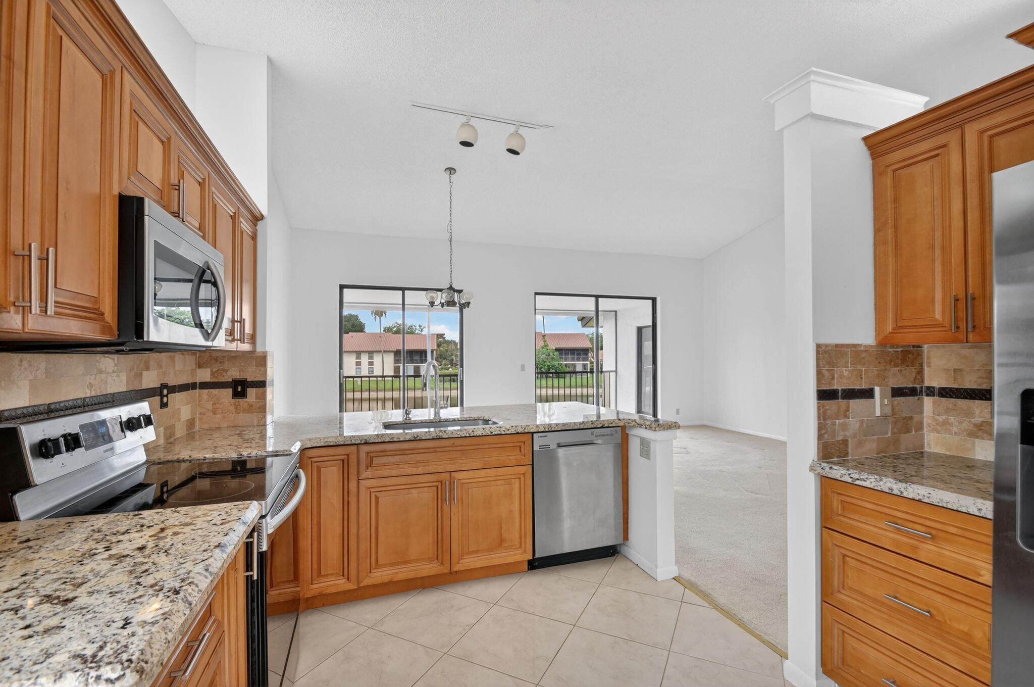 Foto de propiedad en 10231 N Circle Lake Drive 201, Boynton Beach, FL 33437 Boynton Beach con MLS# 