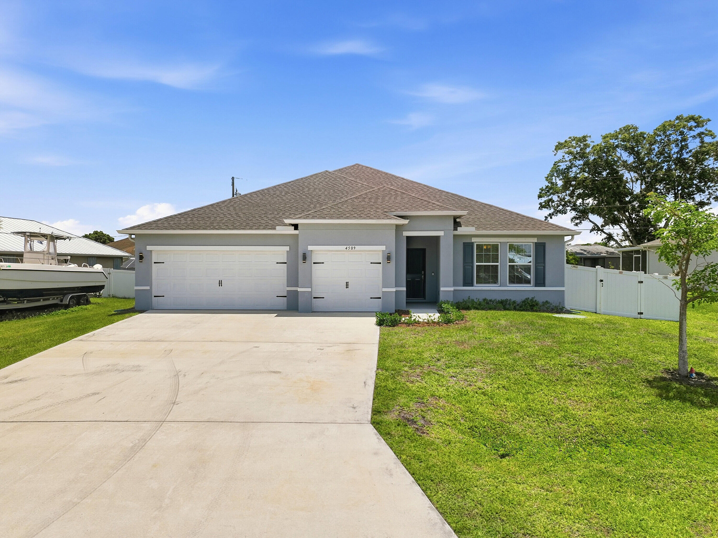 Foto de propiedad en 4509 SW Tabor Street, Port St. Lucie, FL 34953 Port St. Lucie con MLS# 