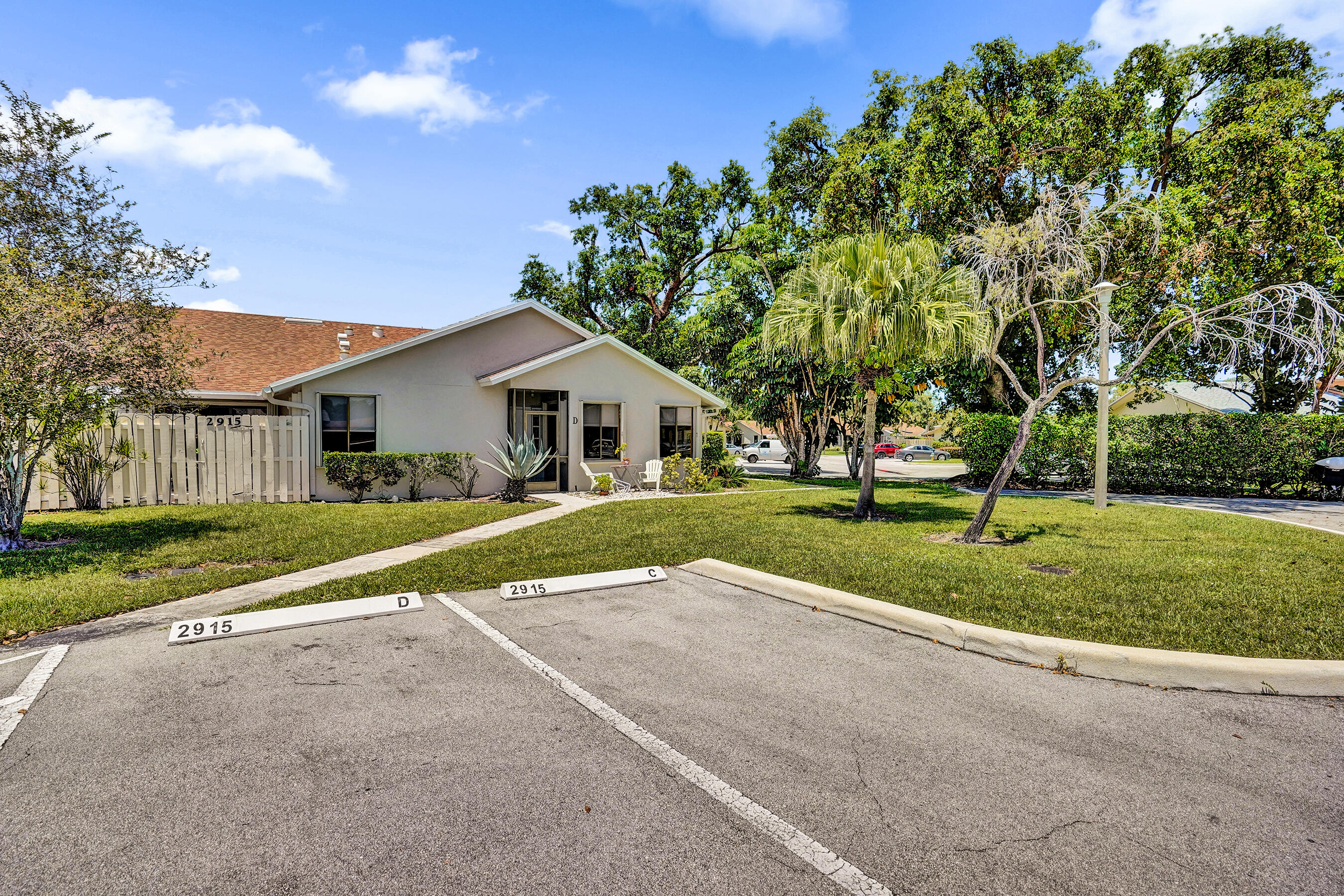 Foto de propiedad en 2915 NW 12th Street D, Delray Beach, FL 33445 Delray Beach con MLS# 