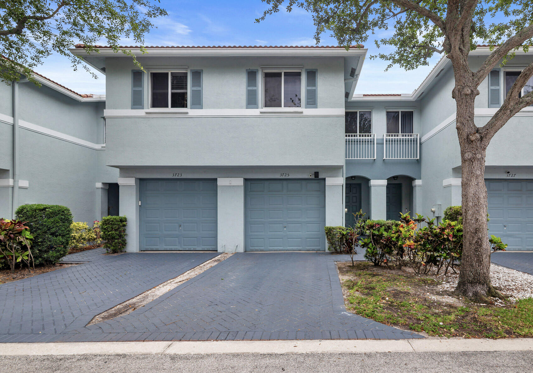 Foto de propiedad en 3725 Oleander Terrace, Riviera Beach, FL 33404 Riviera Beach con MLS# 