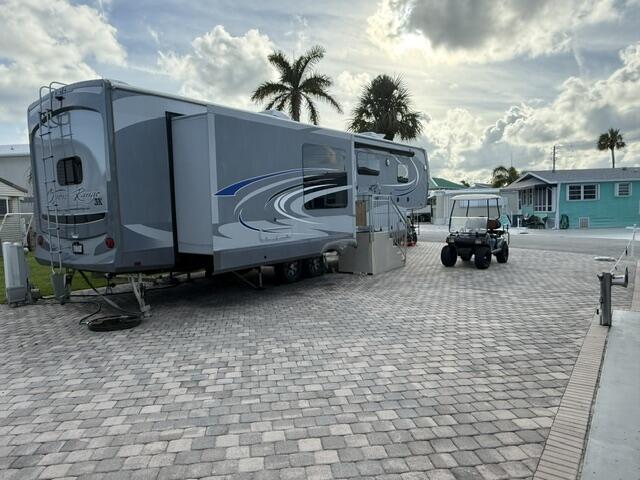 Foto de propiedad en 883 Nettles Boulevard, Jensen Beach, FL 34957 Jensen Beach con MLS# 
