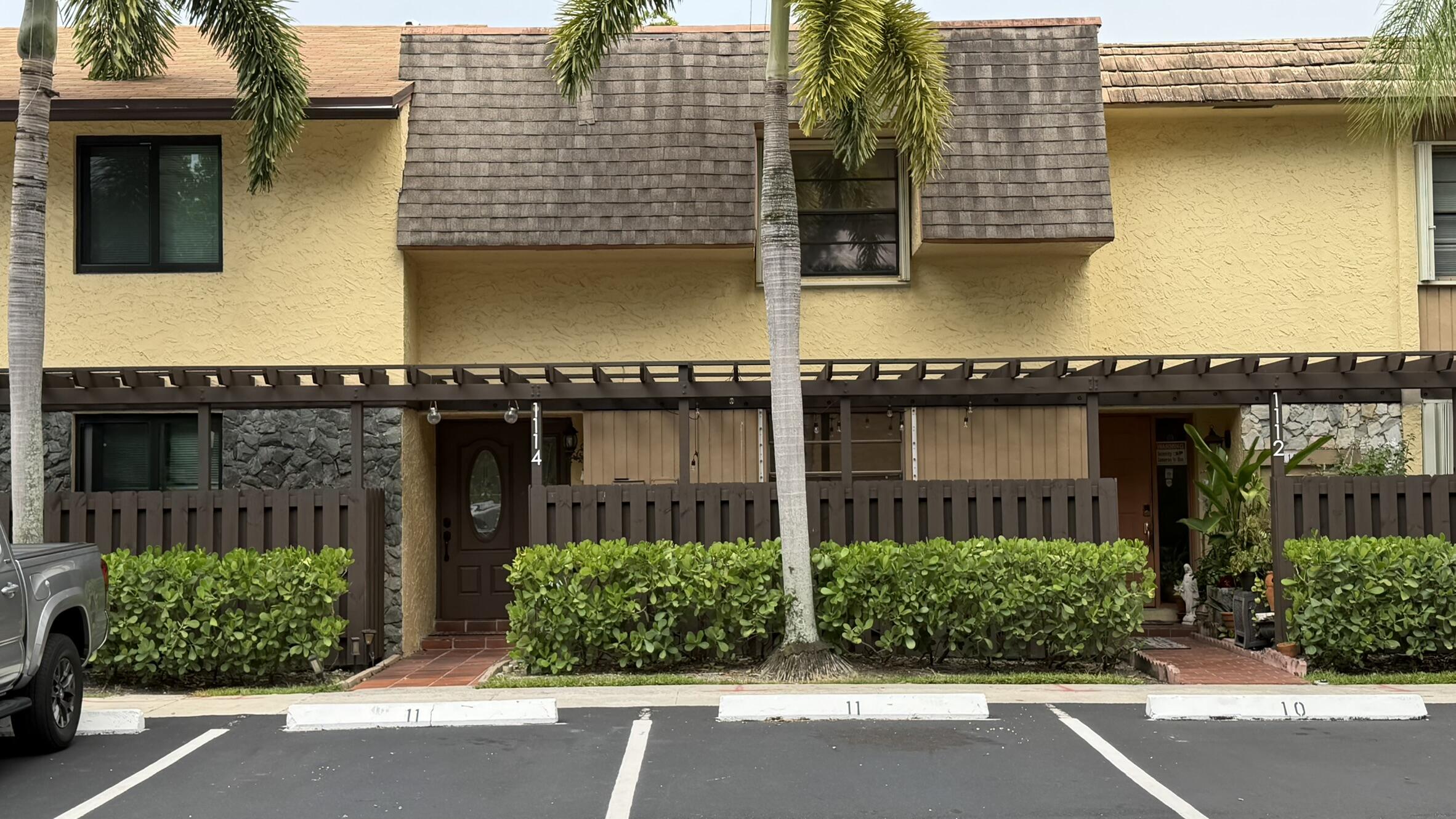 Foto de propiedad en 1114 NW 79th Drive, Plantation, FL 33322 Plantation con MLS# 