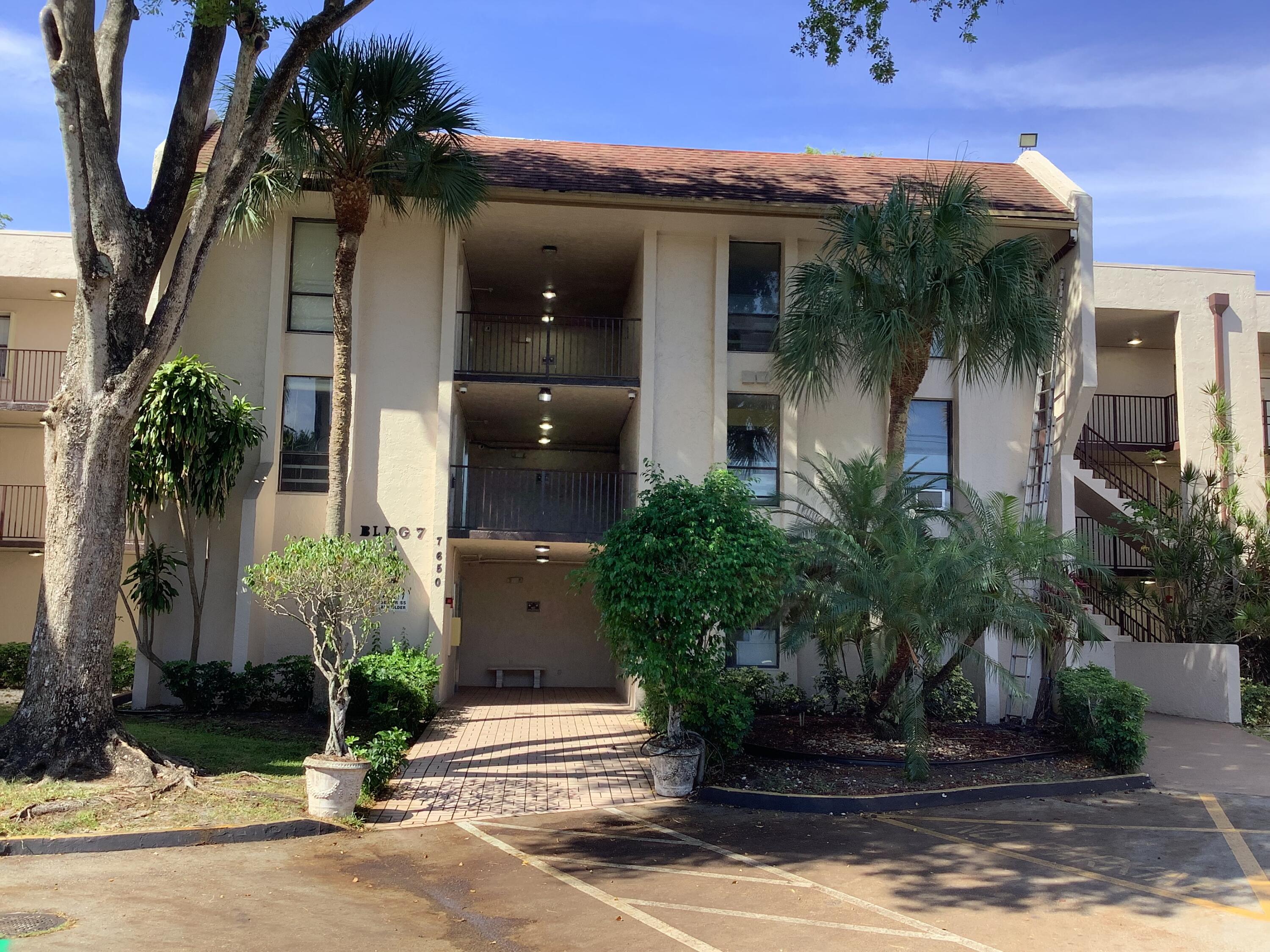 En Venta 7650 W Mcnab Road 308, Tamarac, FL 33321, Tamarac, FL 33321