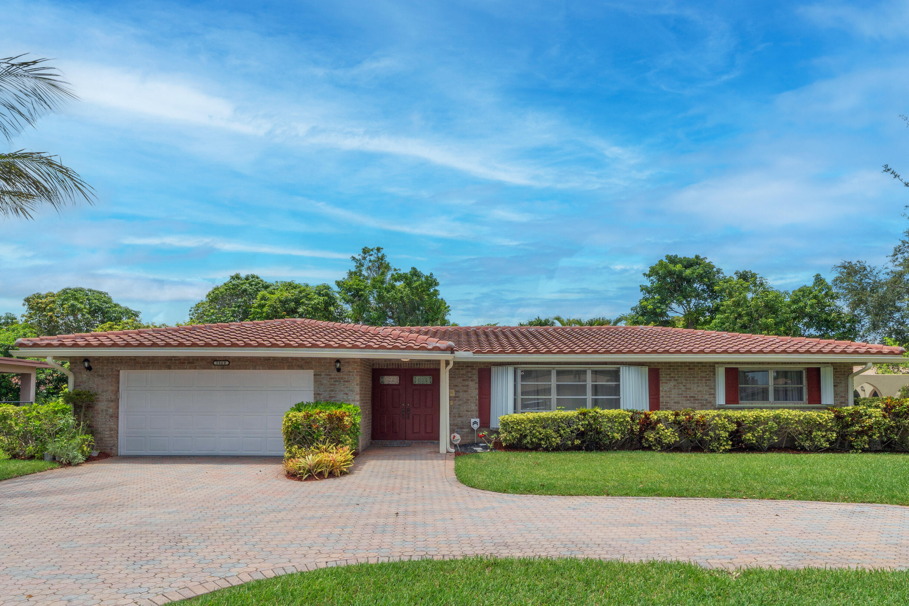 Foto de propiedad en 3860 NW 100th Avenue, Coral Springs, FL 33065 Coral Springs con MLS# 
