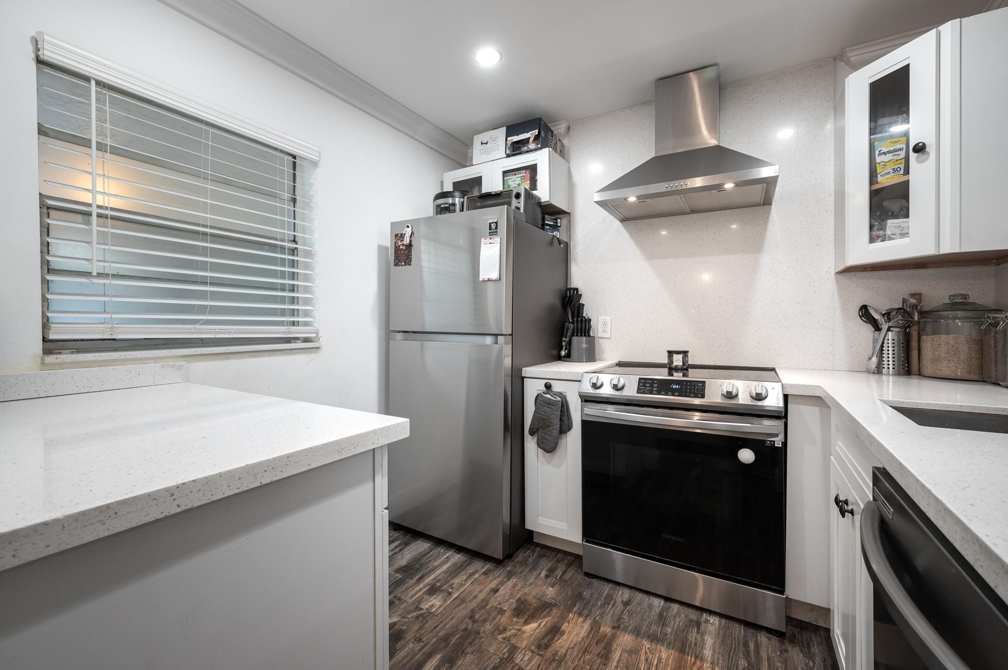 Foto de propiedad en 9430 Poinciana Place 110, Davie, FL 33324 Davie con MLS# 