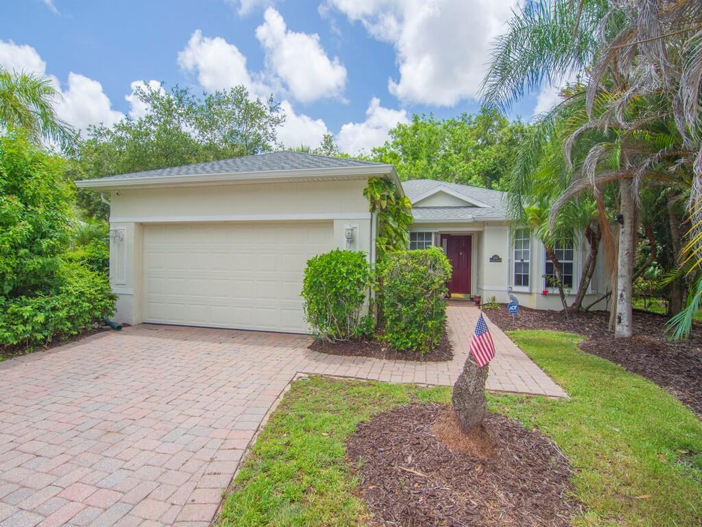 Foto de propiedad en 3830 Nags Head Place SW, Vero Beach, FL 32968 Vero Beach con MLS# 