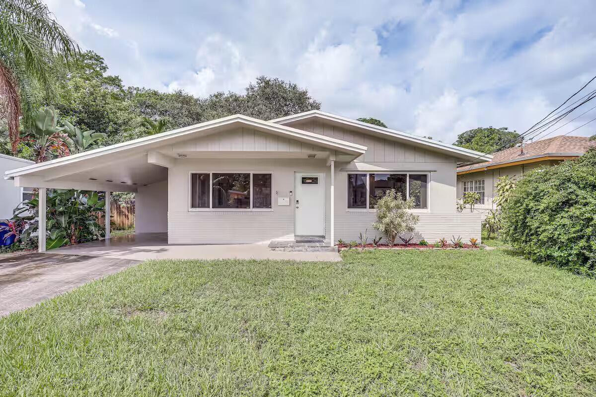 Foto de propiedad en 124 SW 2nd Avenue, Hallandale Beach, FL 33009 Hallandale Beach con MLS# 