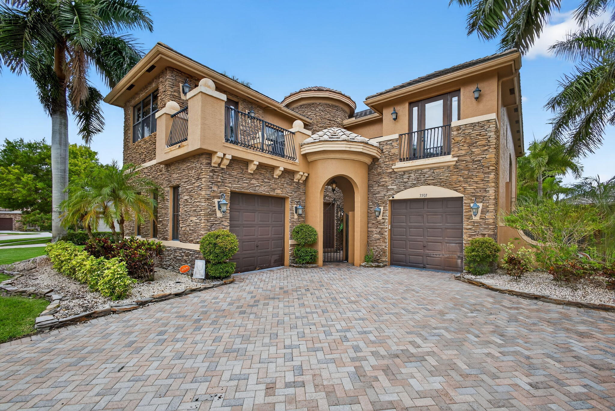 Foto de propiedad en 3501 Collonade Drive, Wellington, FL 33449 Wellington con MLS# 