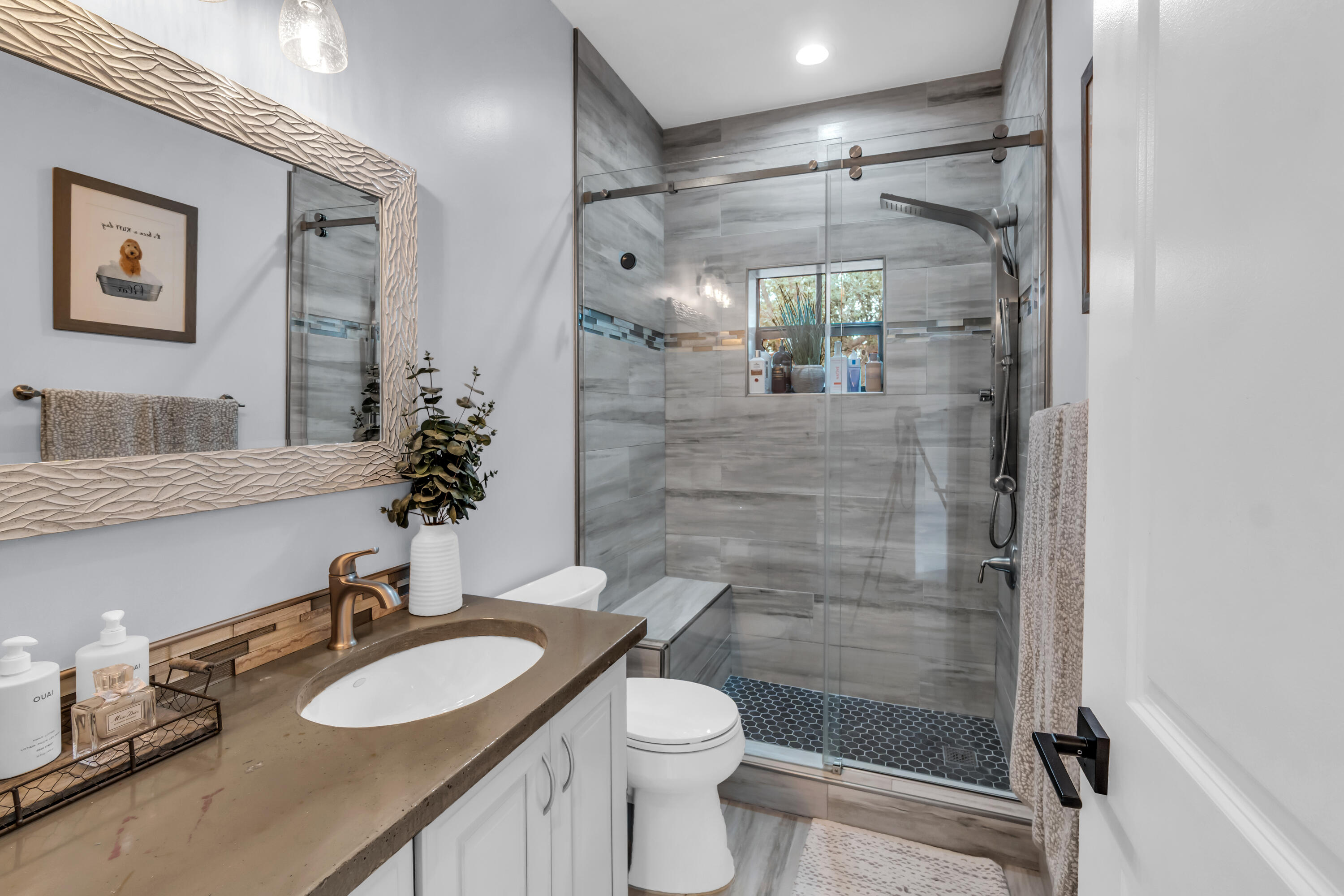 Foto de propiedad en 4400 Hidden Harbour Terrace, Dania Beach, FL 33312 Dania Beach con MLS# 