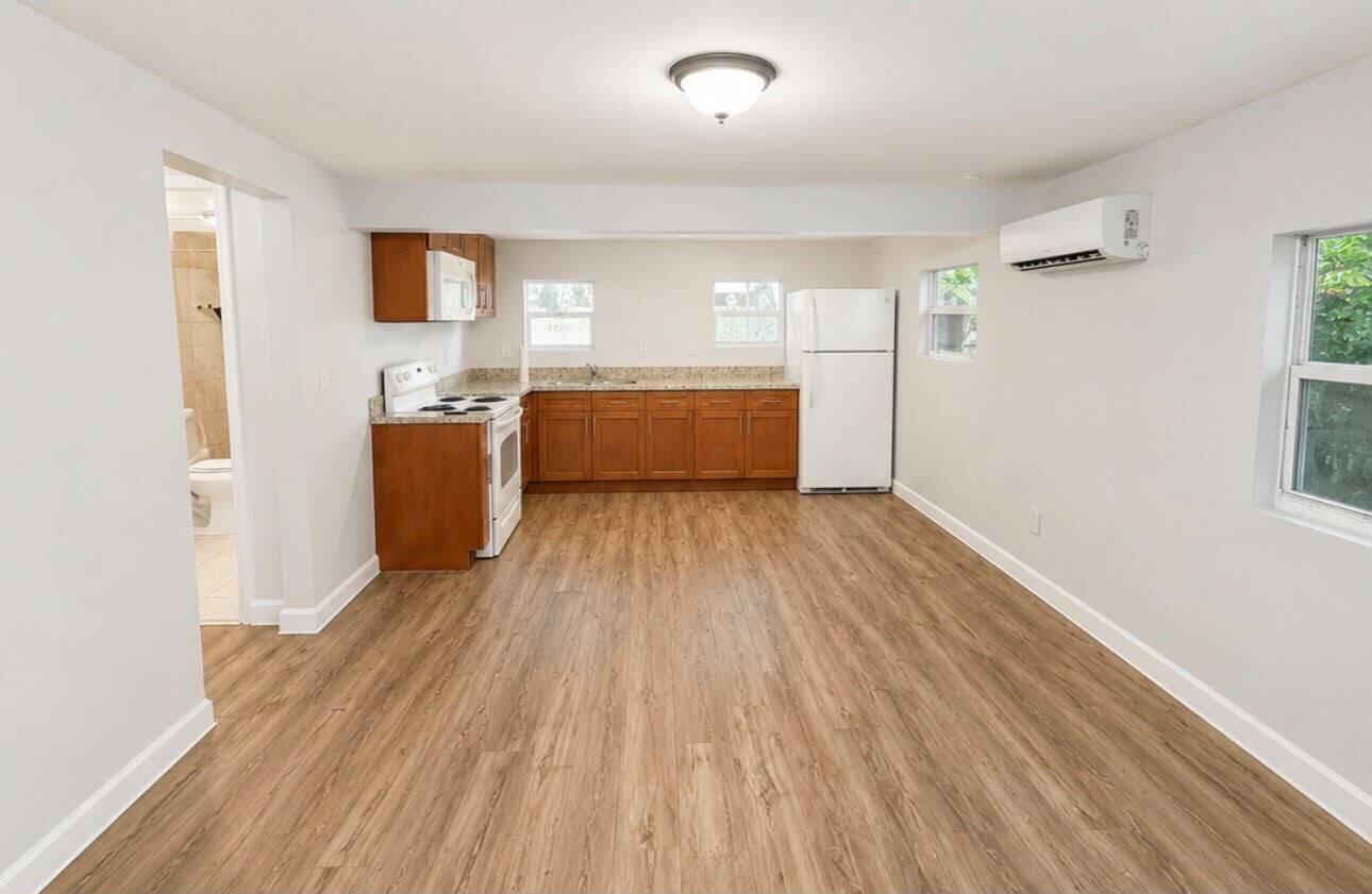 Foto de propiedad en 210 SW 7th Street, Dania Beach, FL 33004 Dania Beach con MLS# 
