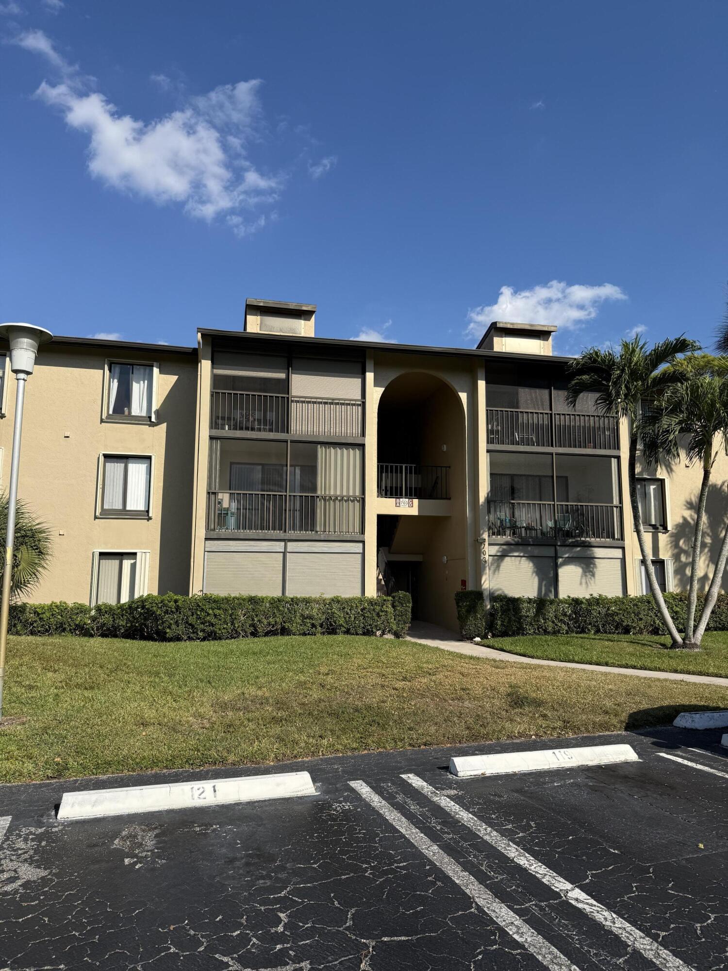 Vendido 703 Sunny Pine Way B3, Greenacres, FL 33415, Greenacres, FL 33415