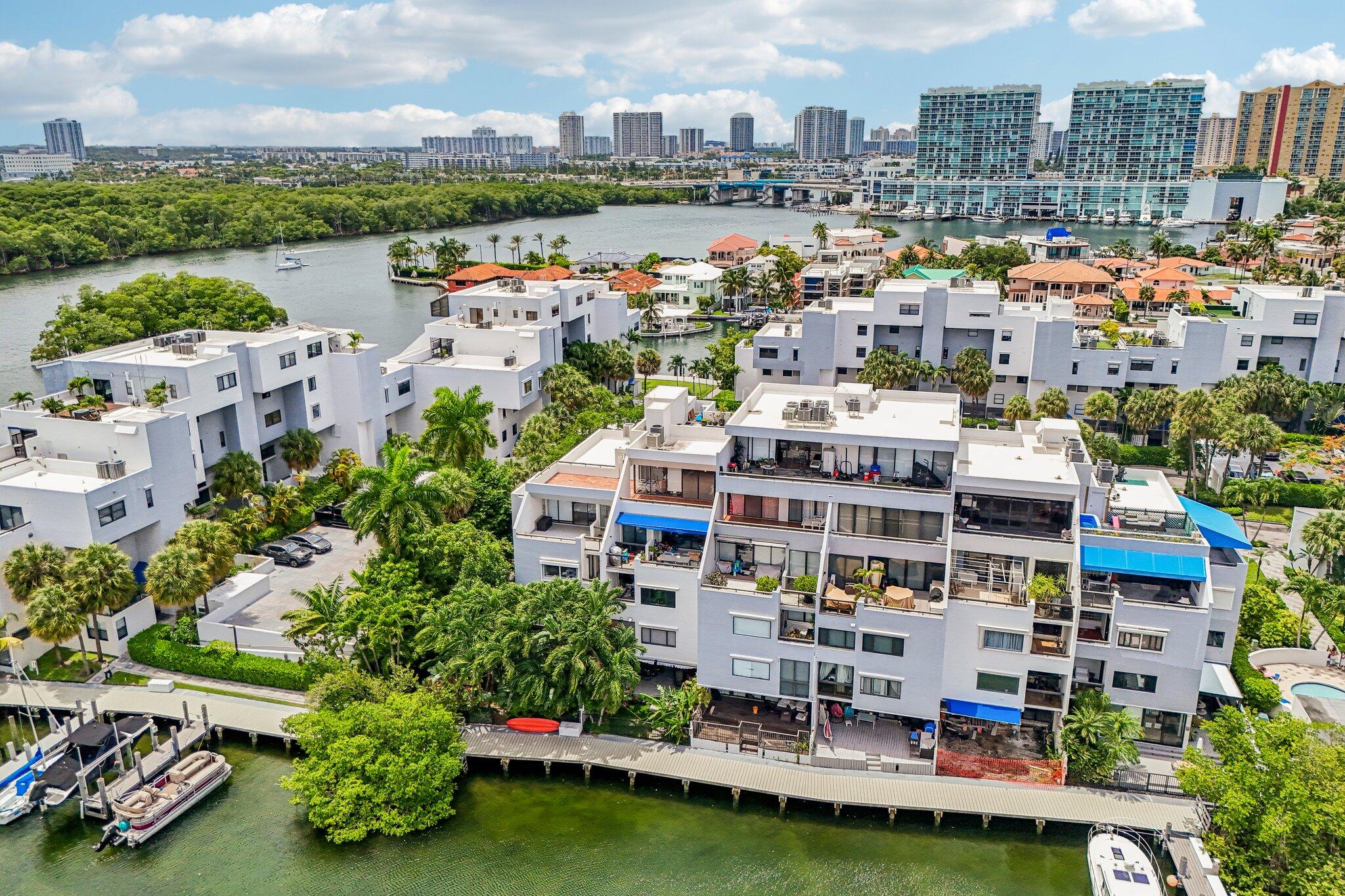 Foto de propiedad en 430 Poinciana Drive 1710, Sunny Isles Beach, FL 33160 Sunny Isles Beach con MLS# 