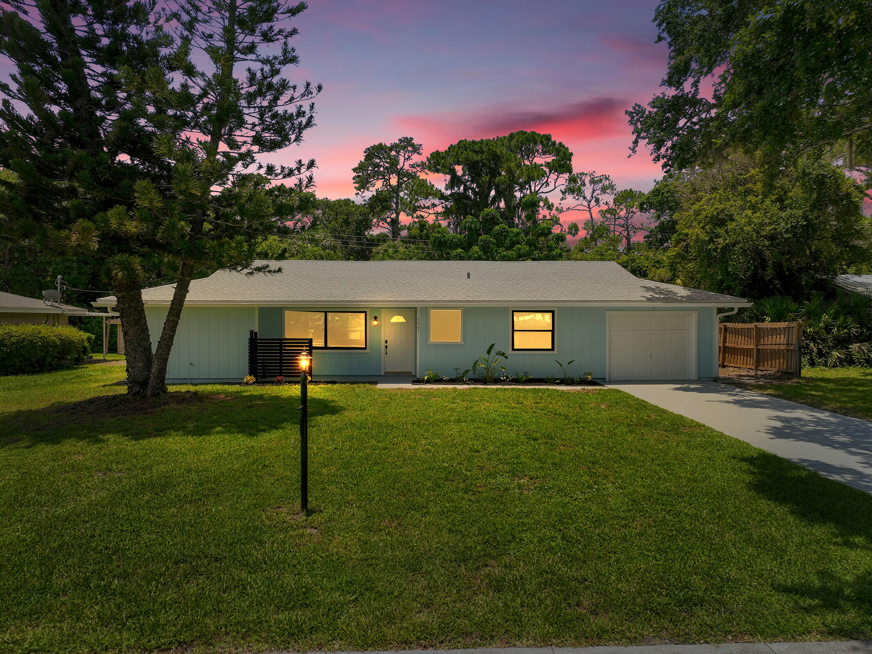 Foto de propiedad en 6007 Fort Pierce Boulevard, Fort Pierce, FL 34951 Fort Pierce con MLS# 