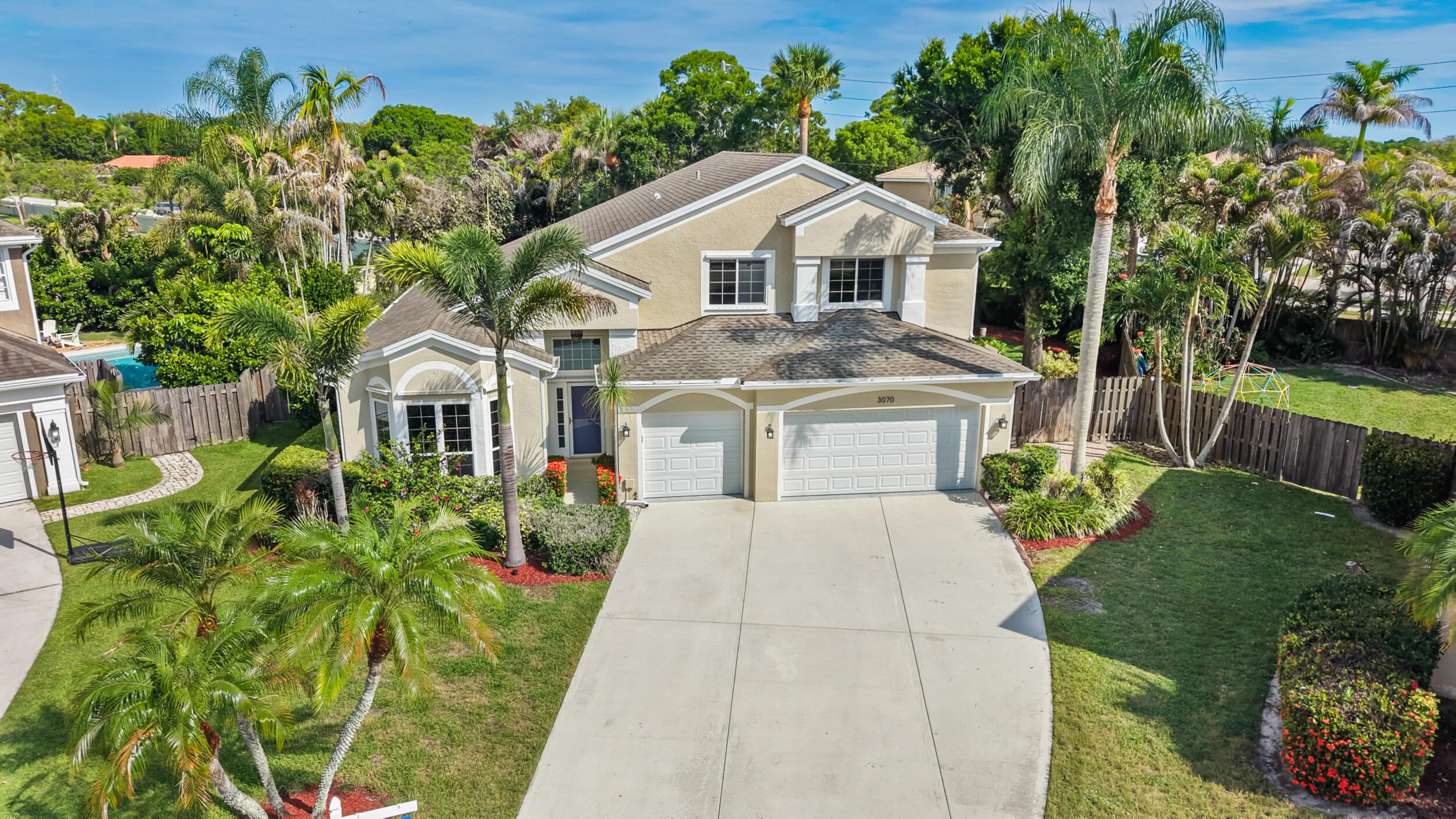 Foto de propiedad en 3070 SW Captiva Court, Palm City, FL 34990 Palm City con MLS# 