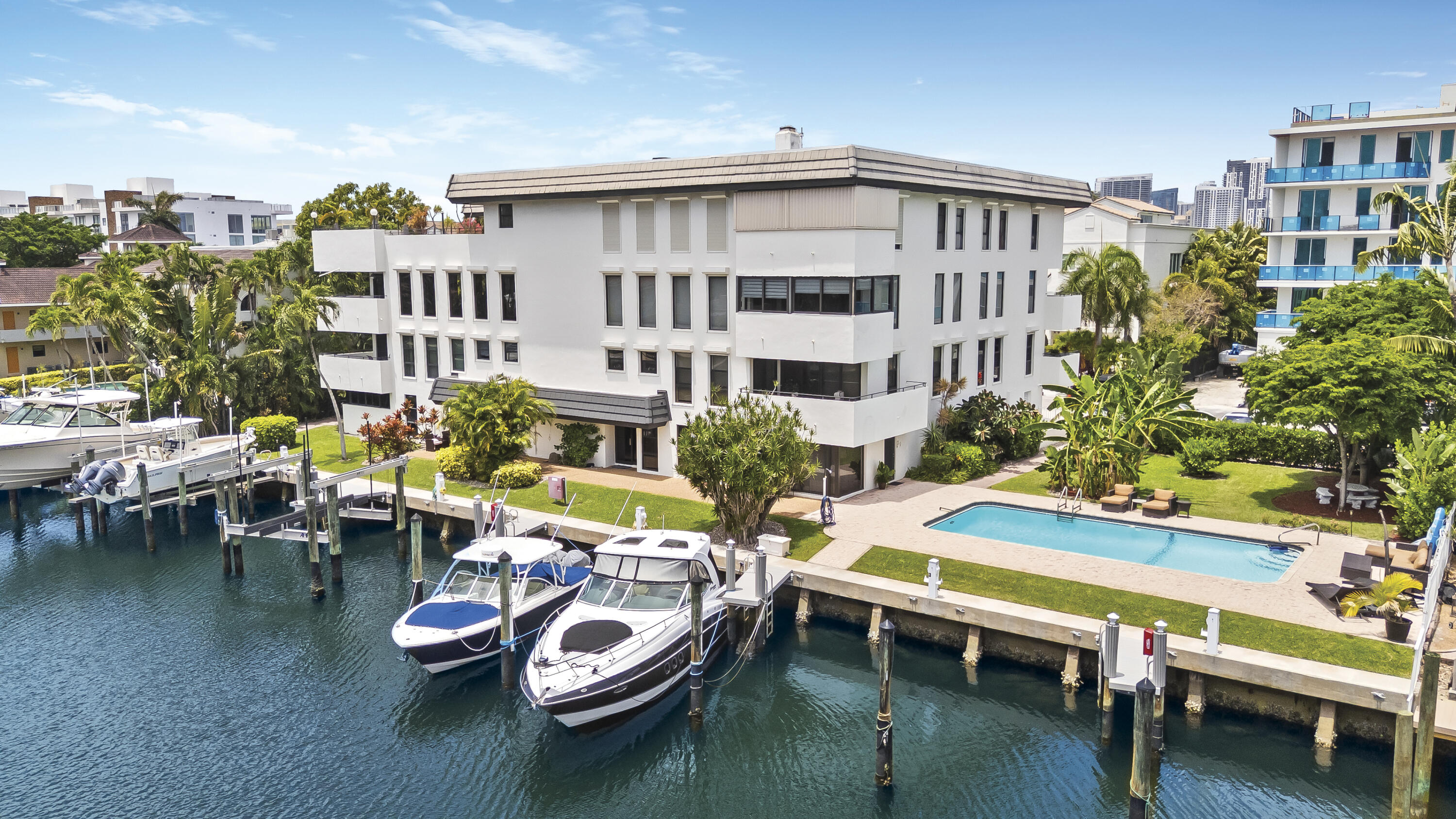 Foto de propiedad en 76 Isle Of Venice Drive G, Fort Lauderdale, FL 33301 Fort Lauderdale con MLS# 