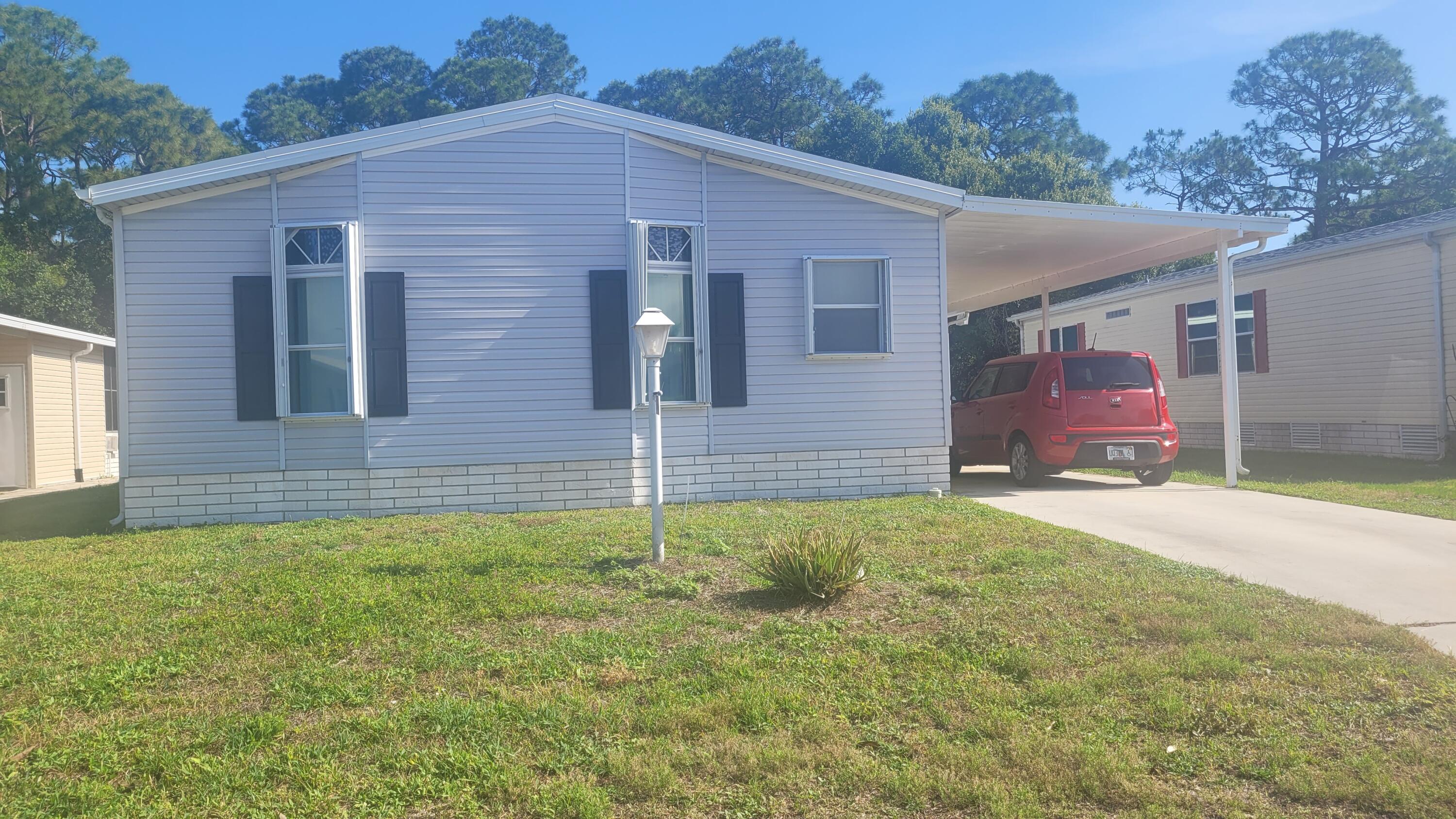 Foto de propiedad en 356 Tropical Isles Circle H-15, Fort Pierce, FL 34982 Fort Pierce con MLS# 