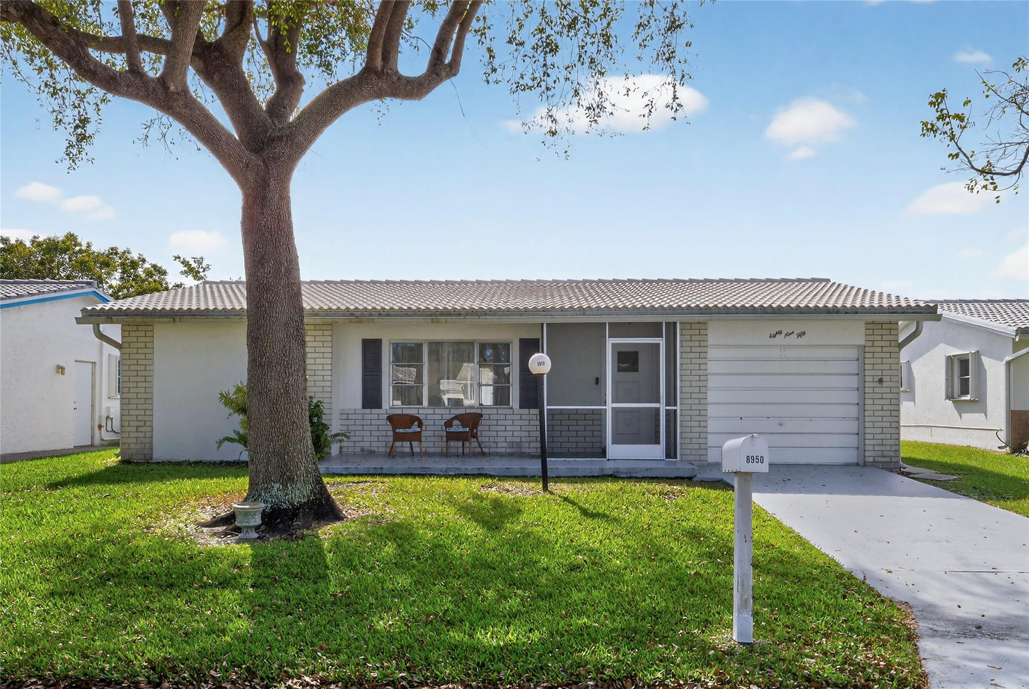 Foto de propiedad en 8950 NW 13th Street, Plantation, FL 33322 Plantation con MLS# 