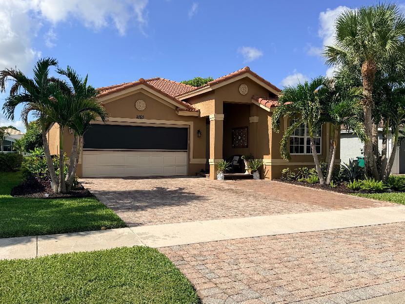 Foto de propiedad en 2165 SW Newport Isles Boulevard, Port St. Lucie, FL 34953 Port St. Lucie con MLS# 