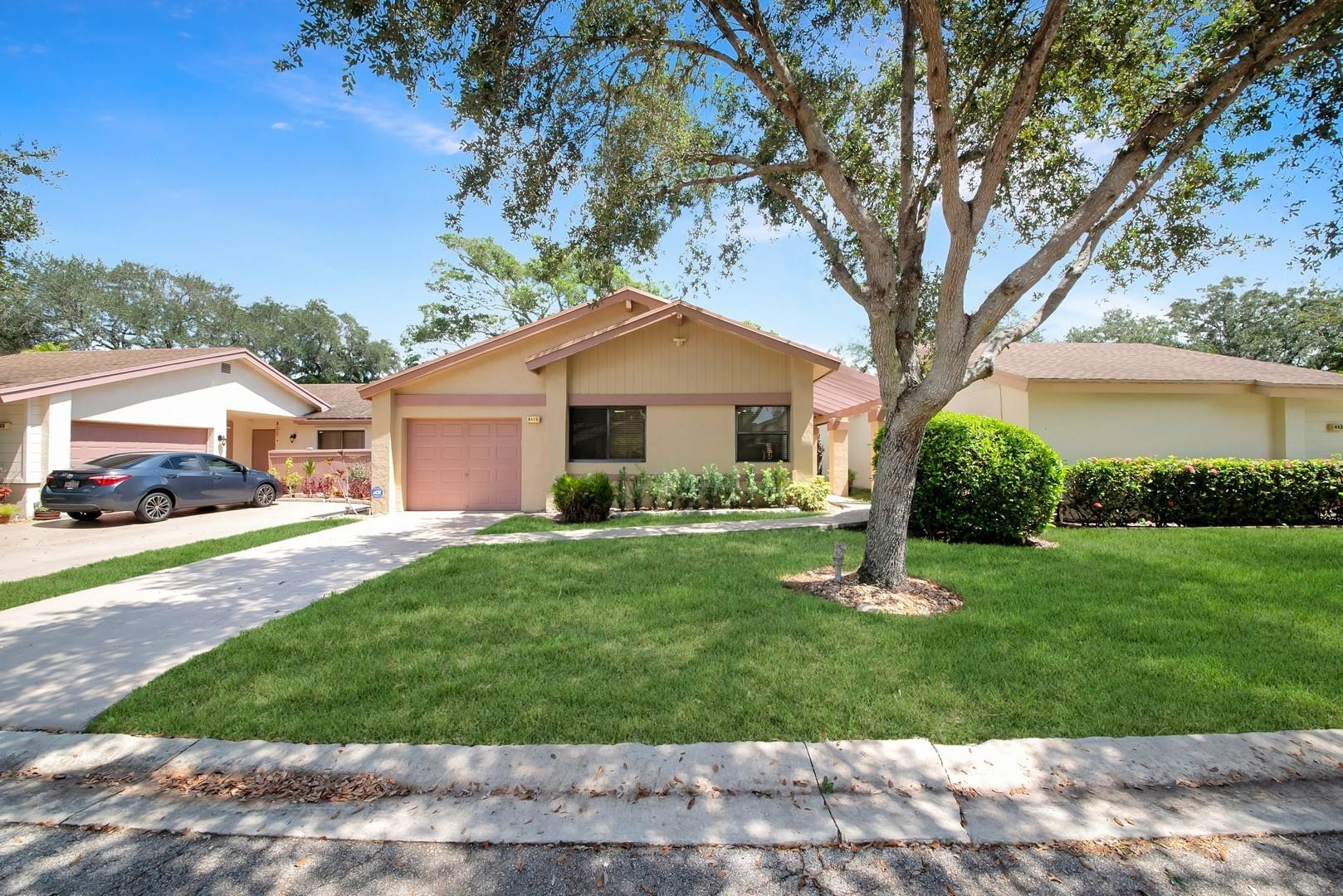 Foto de propiedad en 4425 Cordia Circle, Coconut Creek, FL 33066 Coconut Creek con MLS# 