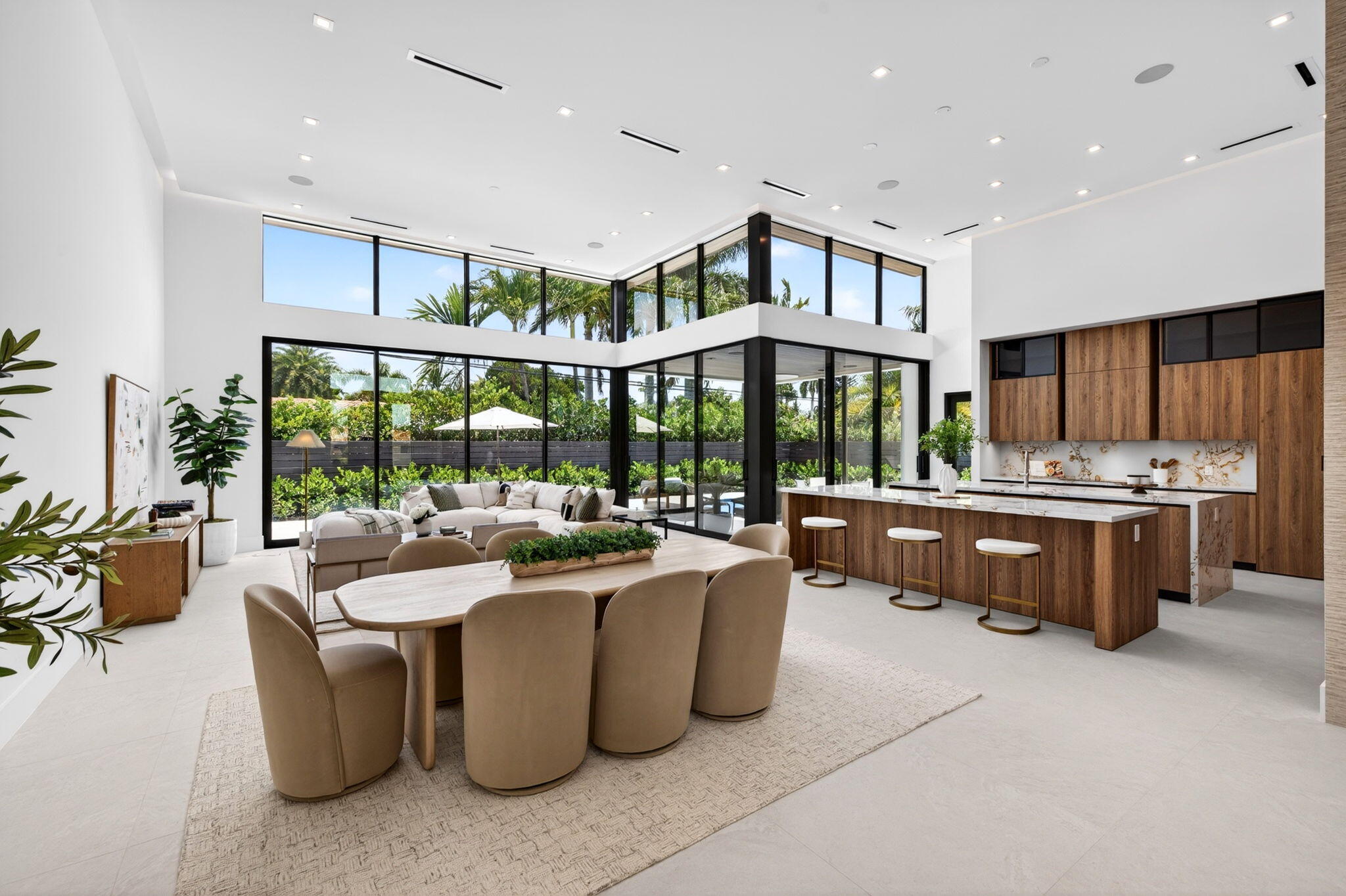 Foto de propiedad en 2717 NE 33rd Street, Fort Lauderdale, FL 33306 Fort Lauderdale con MLS# 