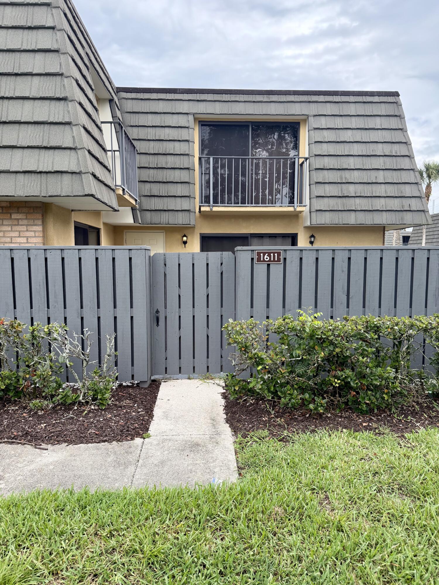 Foto de propiedad en 1611 16th Way, West Palm Beach, FL 33407 West Palm Beach con MLS# 