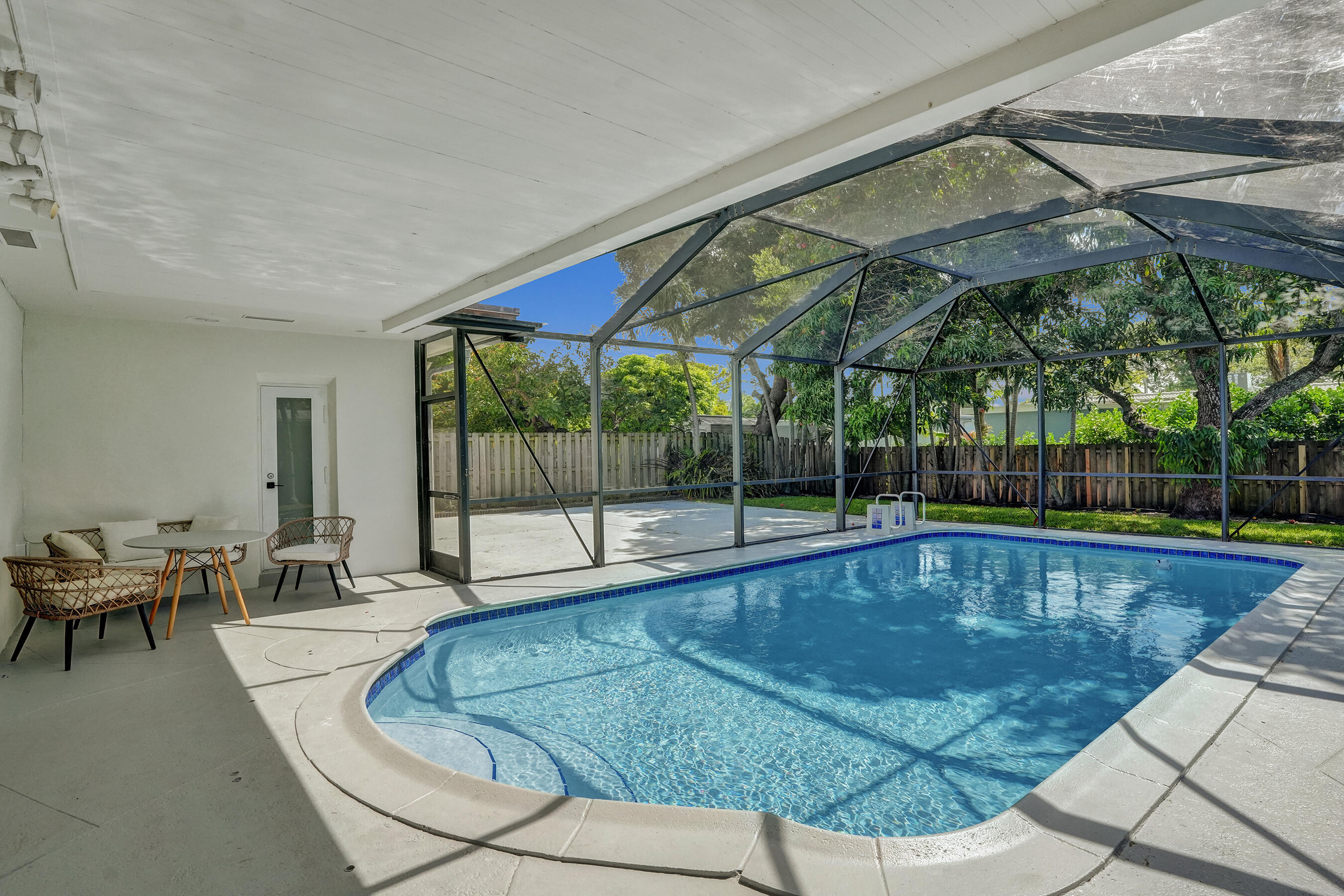 Foto de propiedad en 2030 N 54th Avenue, Hollywood, FL 33021 Hollywood con MLS# 