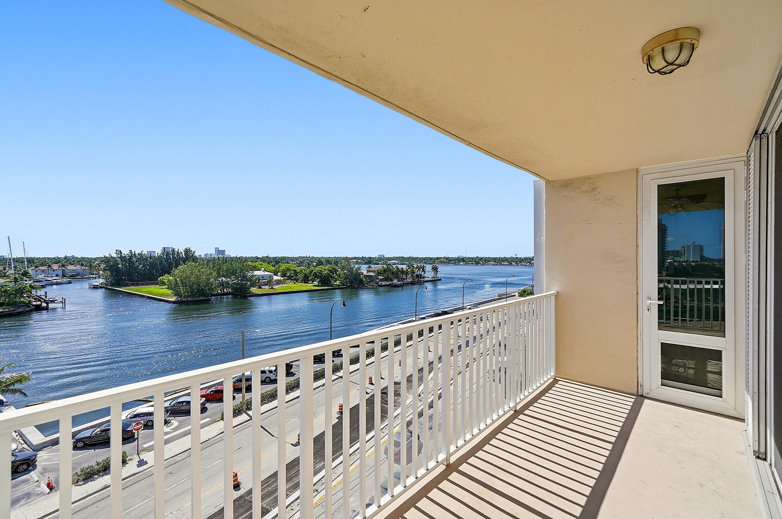 Foto de propiedad en 1401 S Ocean Drive 704, Hollywood, FL 33019 Hollywood con MLS# 