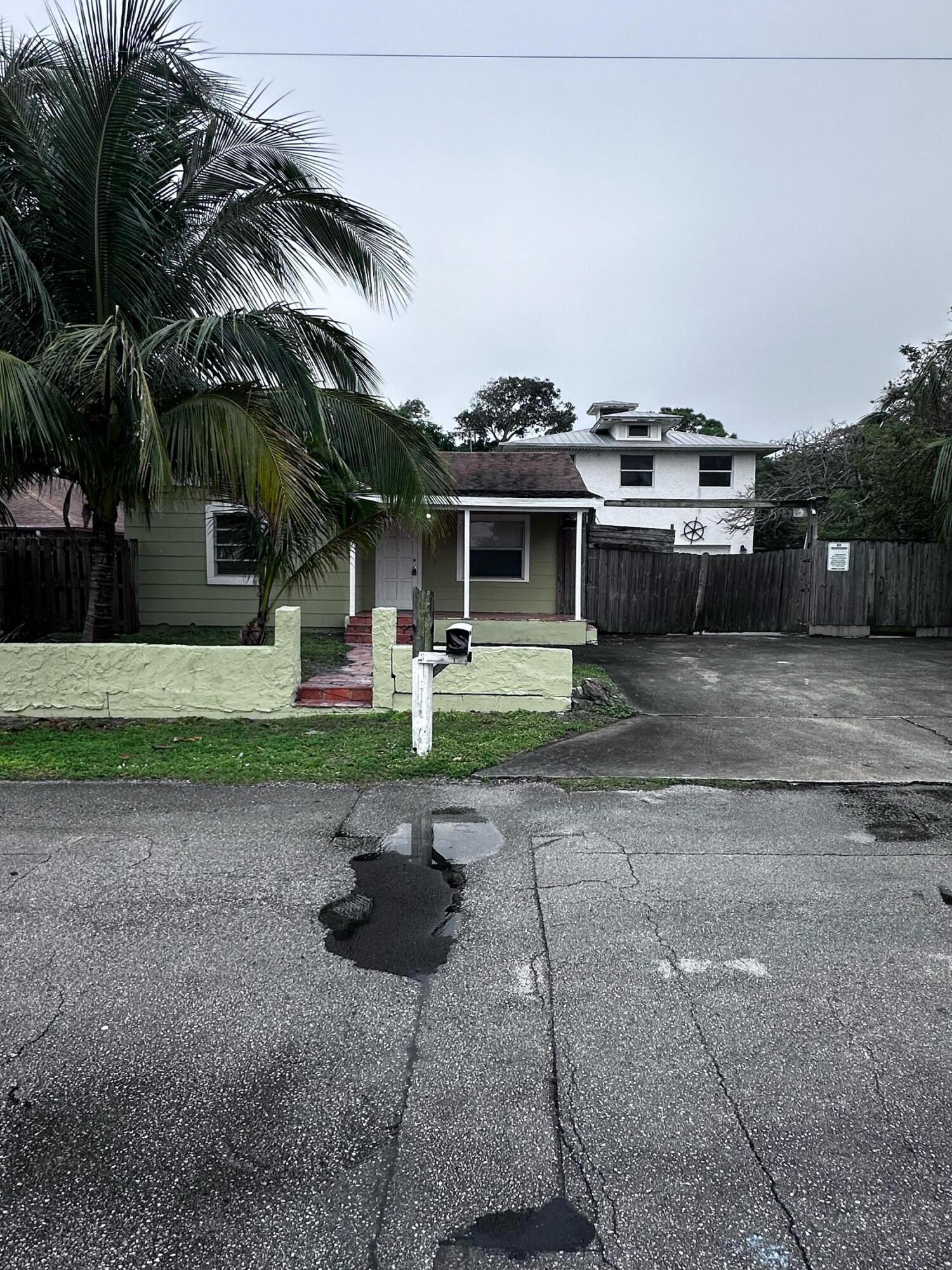 Foto de propiedad en 130 NE 4th Avenue, Boynton Beach, FL 33435 Boynton Beach con MLS# 