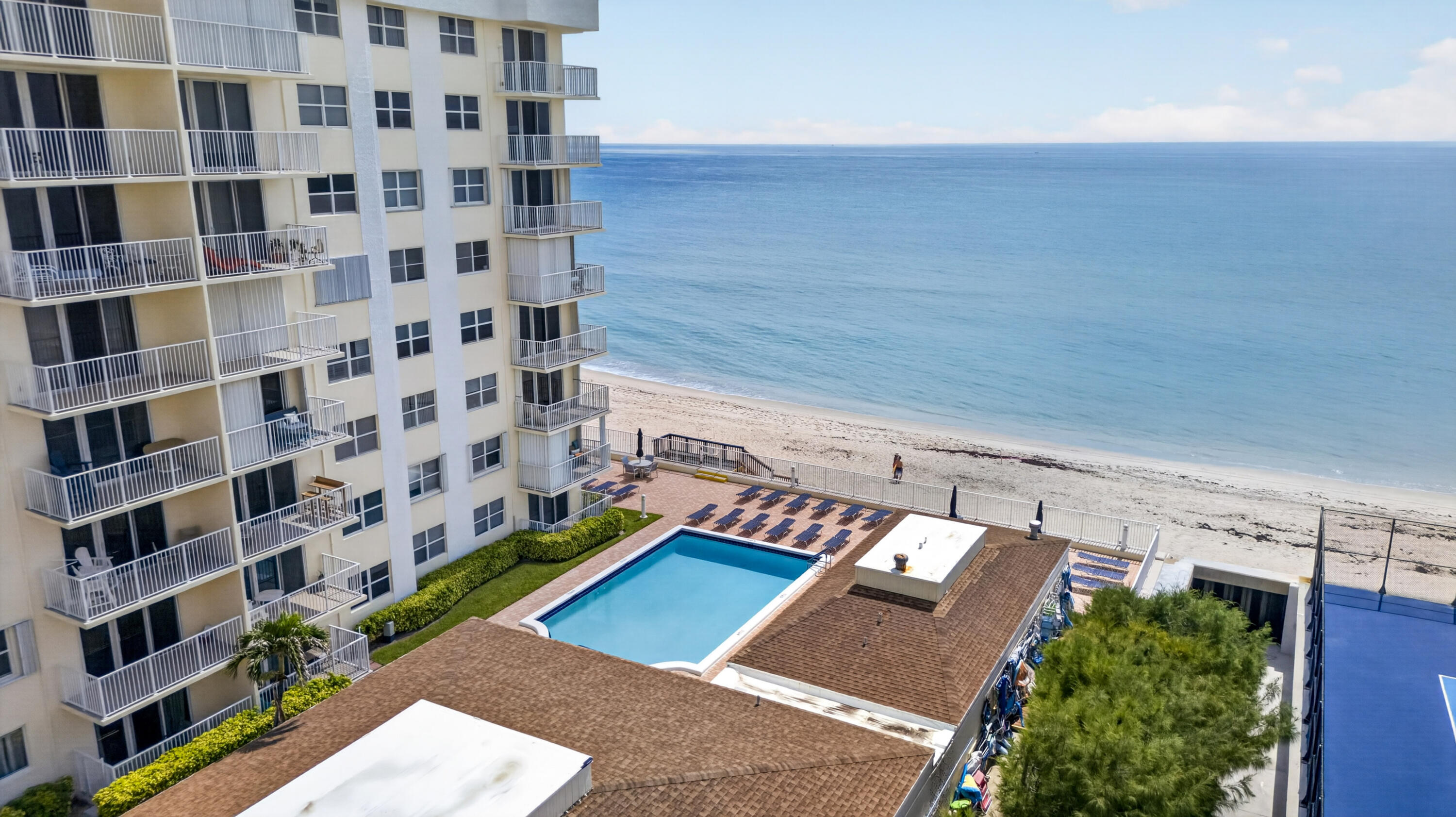 Foto de propiedad en 3540 S Ocean Boulevard 208, South Palm Beach, FL 33480 South Palm Beach con MLS# 