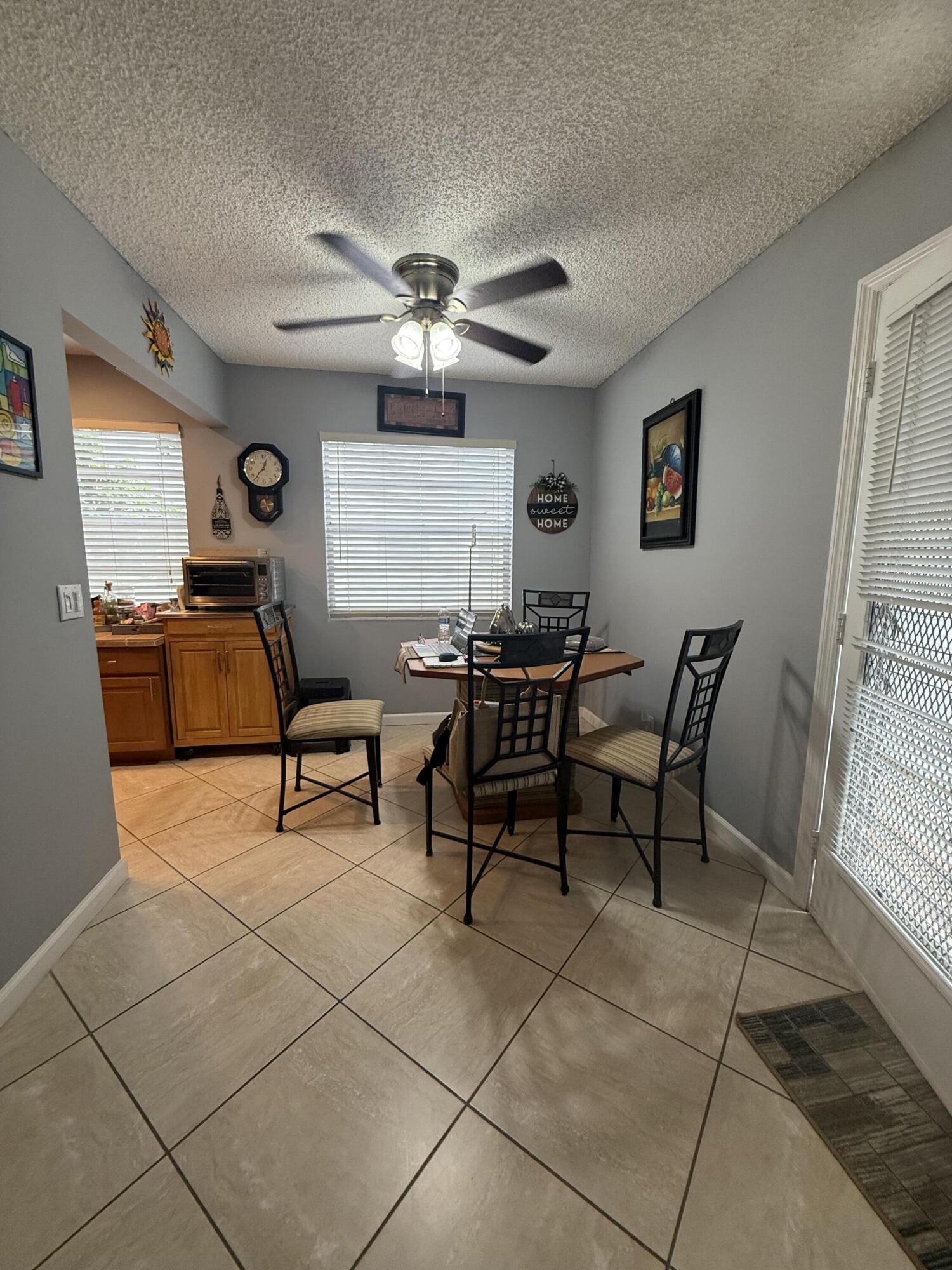 Foto de propiedad en 462 Normandy J, Delray Beach, FL 33484 Delray Beach con MLS# 